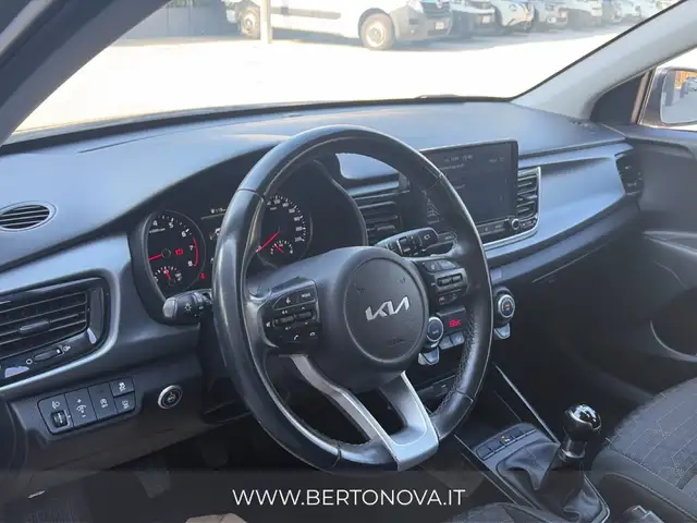 Kia Rio view 13