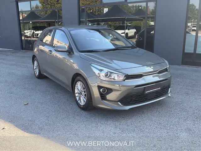 Kia Rio view 7