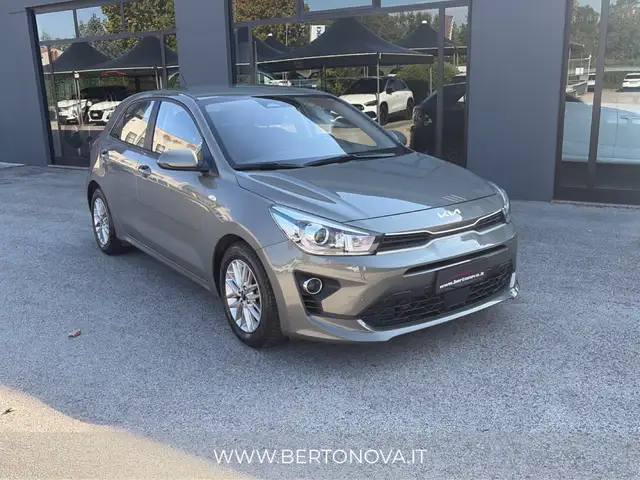 Kia Rio view 6