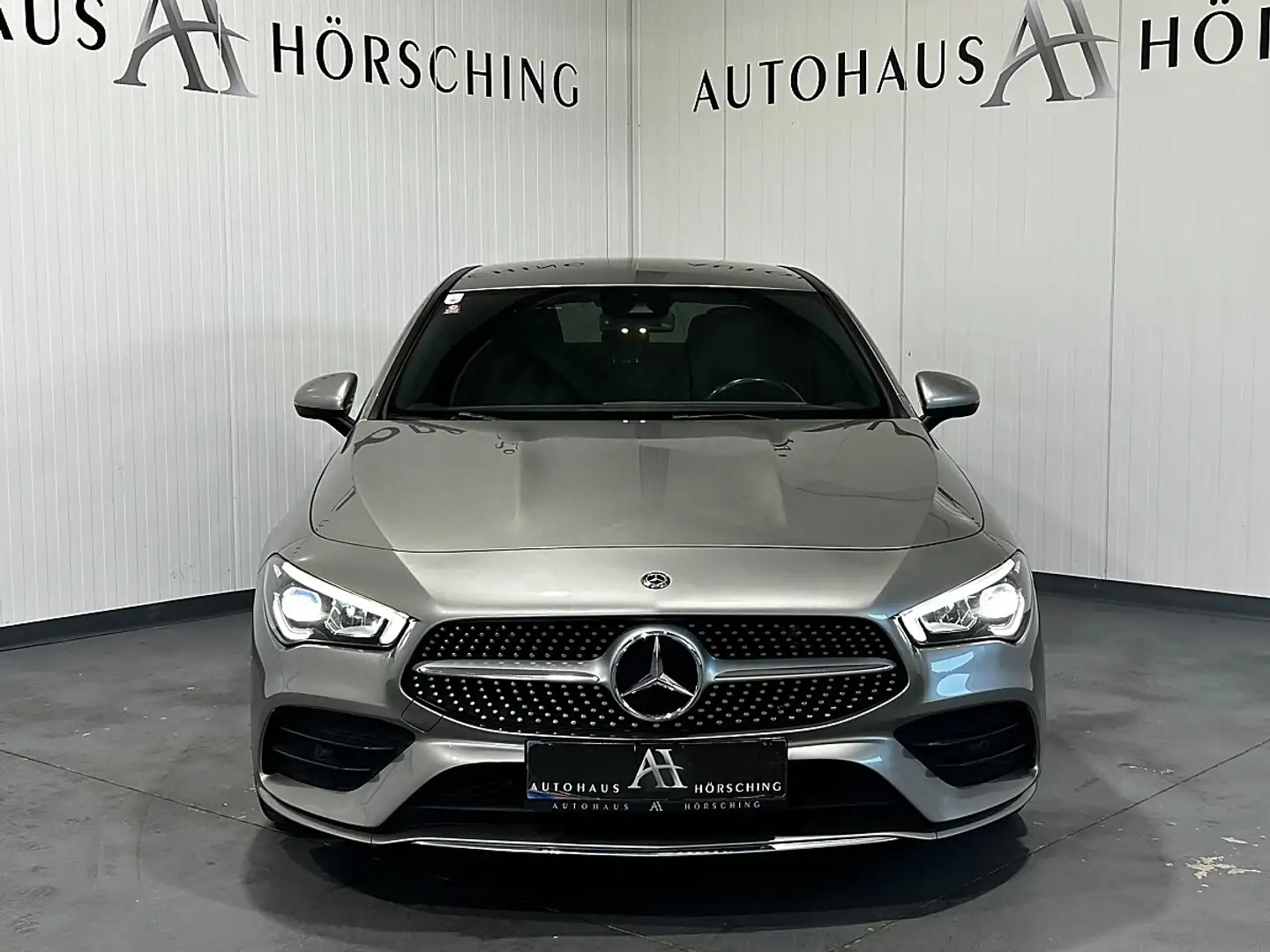 Mercedes-Benz CLA 180 d //AMG-PAKET// Beige - 2
