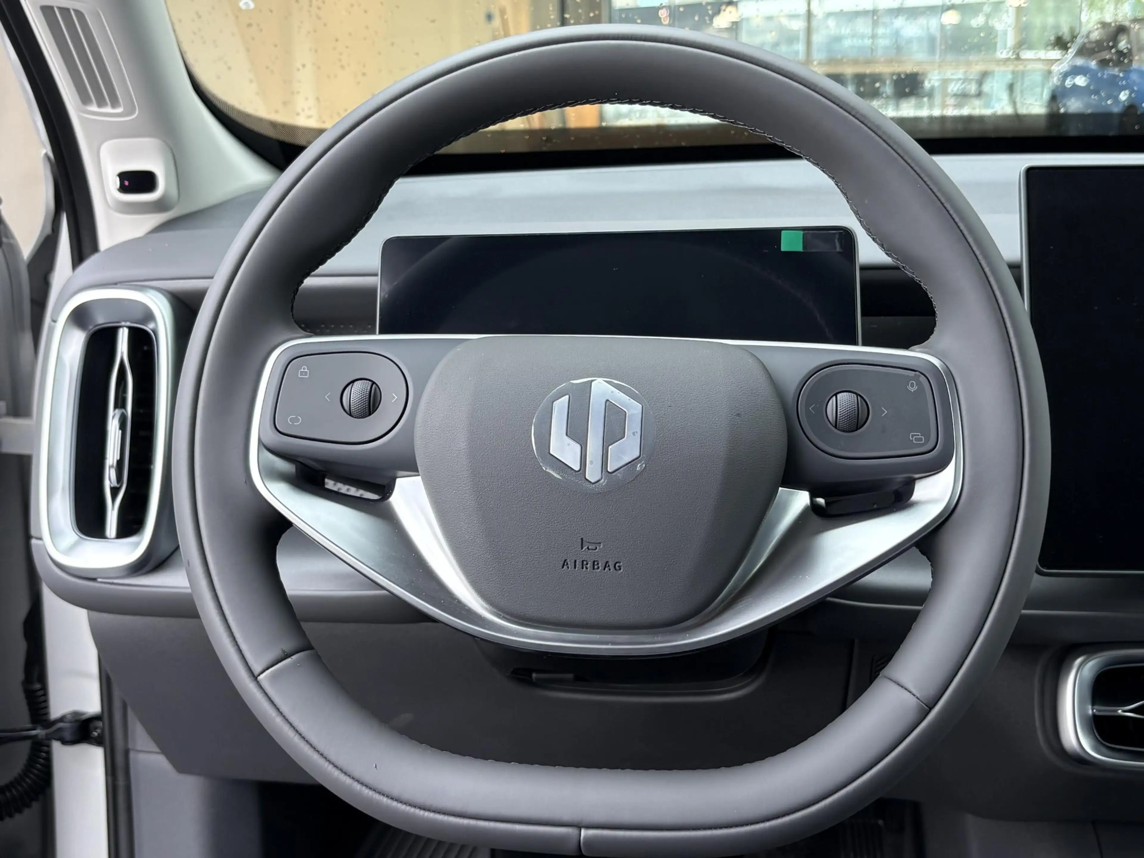 Leapmotor B10 Design Hybrid EV 18.8 kWh | Voorraad | Carplay | P — photo 7