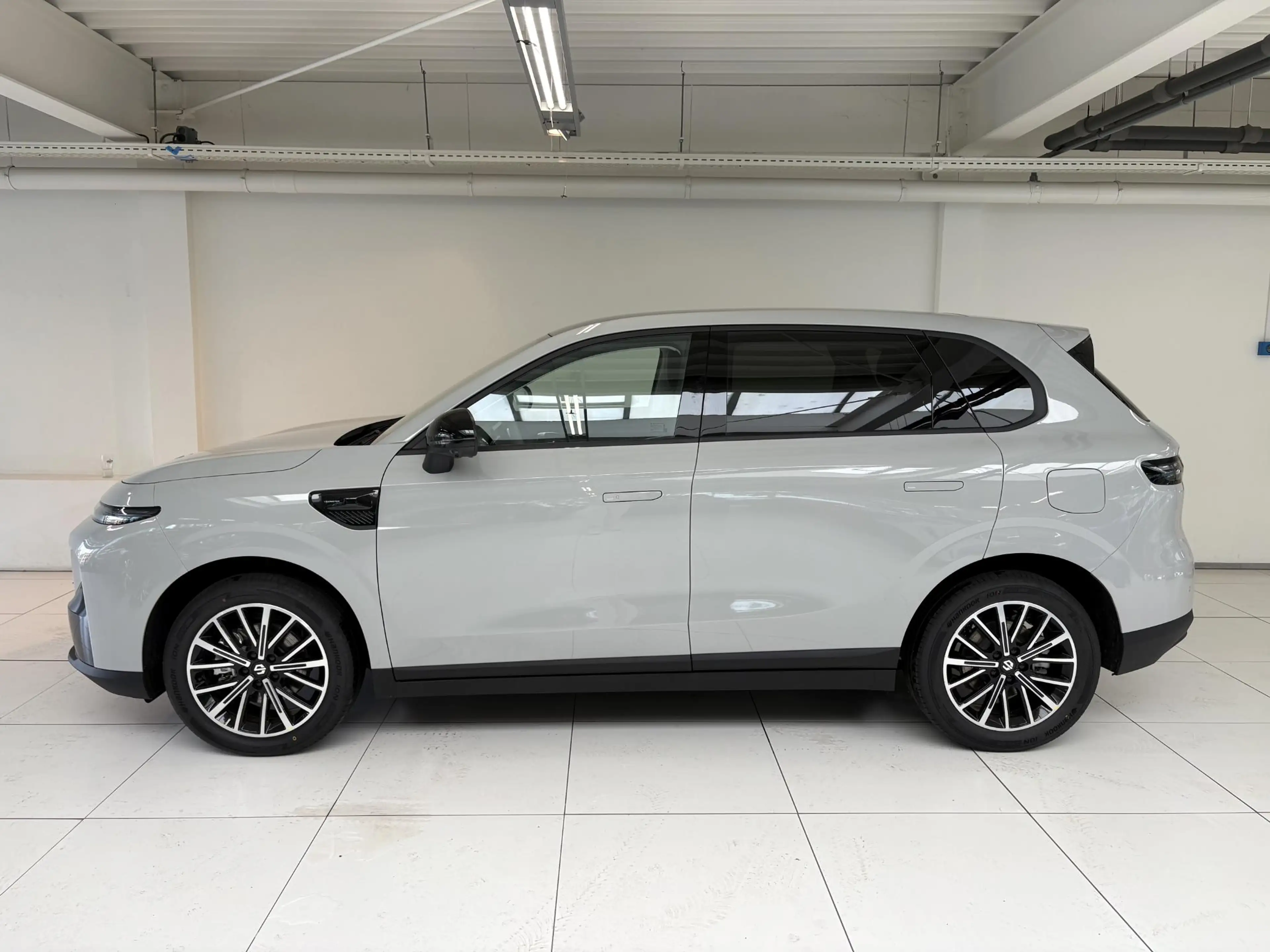 Leapmotor B10 Design Hybrid EV 18.8 kWh | Voorraad | Carplay | P — photo 2