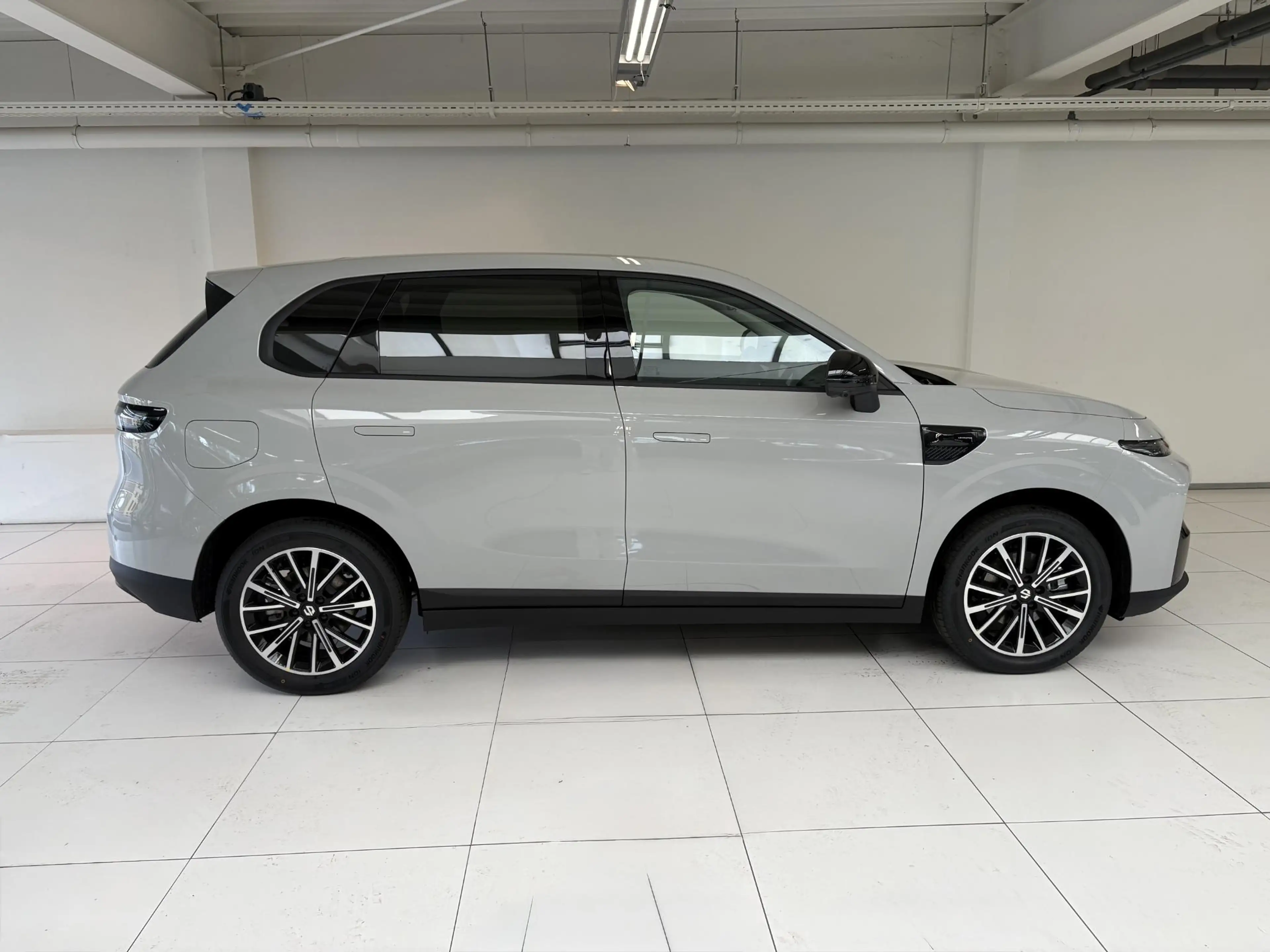 Leapmotor B10 Design Hybrid EV 18.8 kWh | Voorraad | Carplay | P — photo 3
