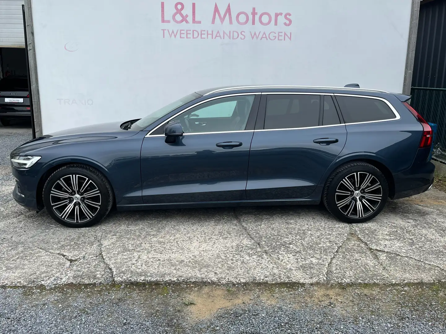 Volvo V60 2.0 D3 AWD Inscription Geartronic*Keyless Led Cam* Gris - 2
