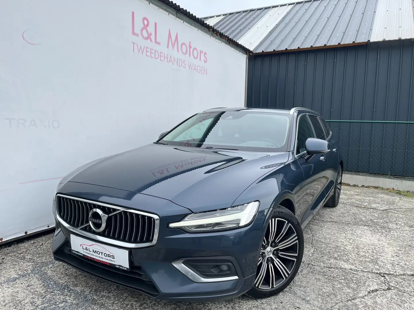 Volvo V60 2.0 D3 AWD Inscription Geartronic*Keyless Led Cam* Gris - 1