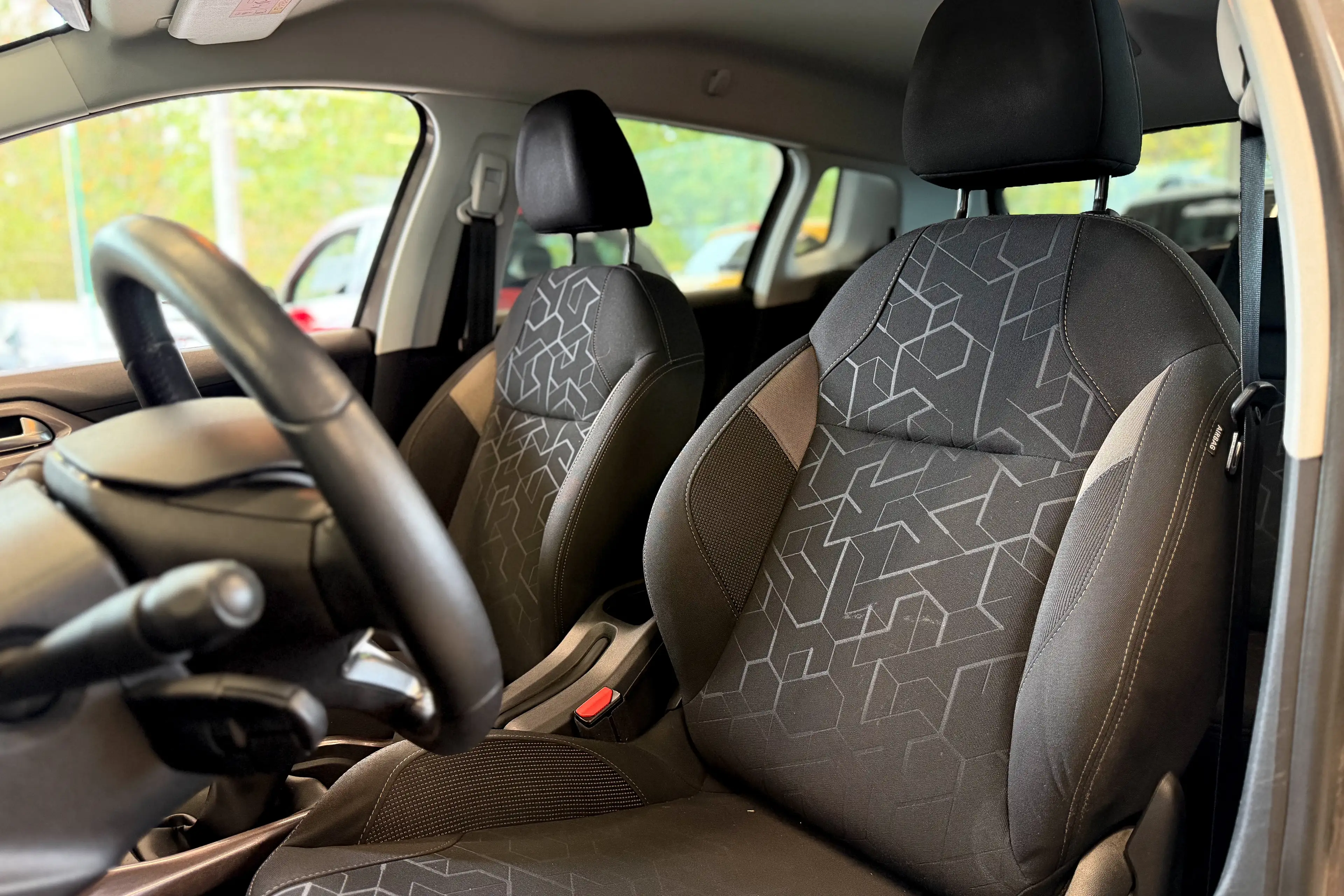 Peugeot 2008 1.4 HDi | Navigation (gps) • Climatisation • Att. remorque | Carnet complet Peugeot | Garantie 1 an — photo 12