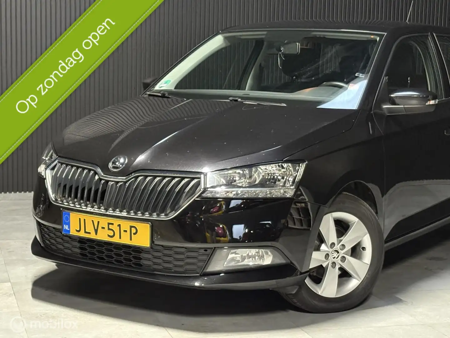 Skoda Fabia Combi 1.0 TSI Business Edition - Carplay - Cruise Zwart - 2