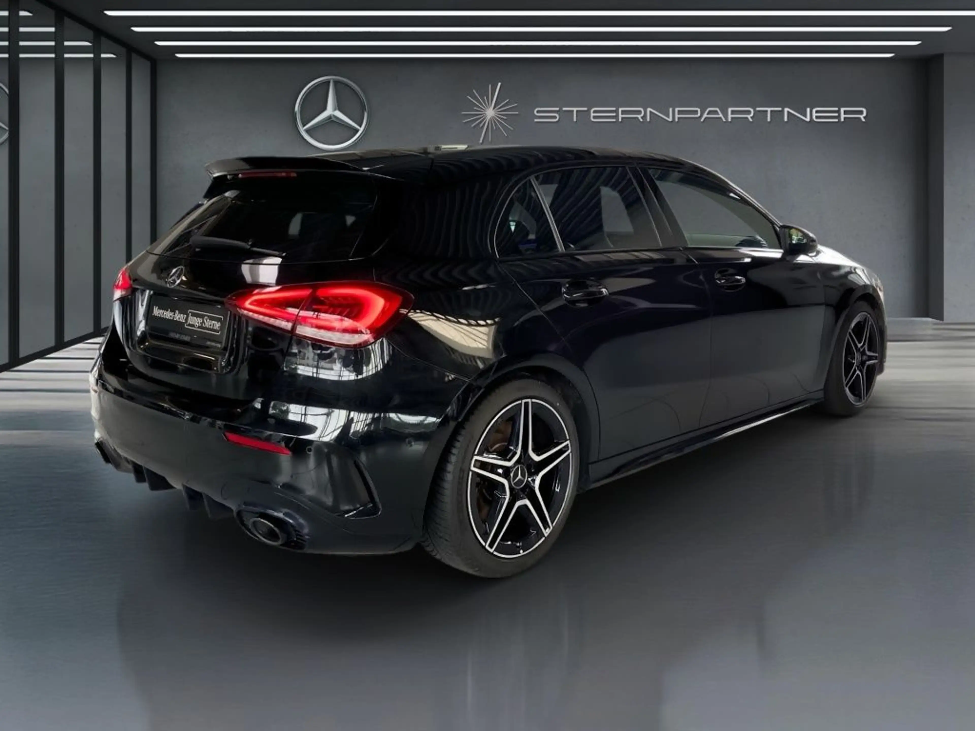 Mercedes-Benz A 35 AMG AMG A 35 4M AMG+MBUX+Night+Ambiente+CarPlay+PANO — photo 13