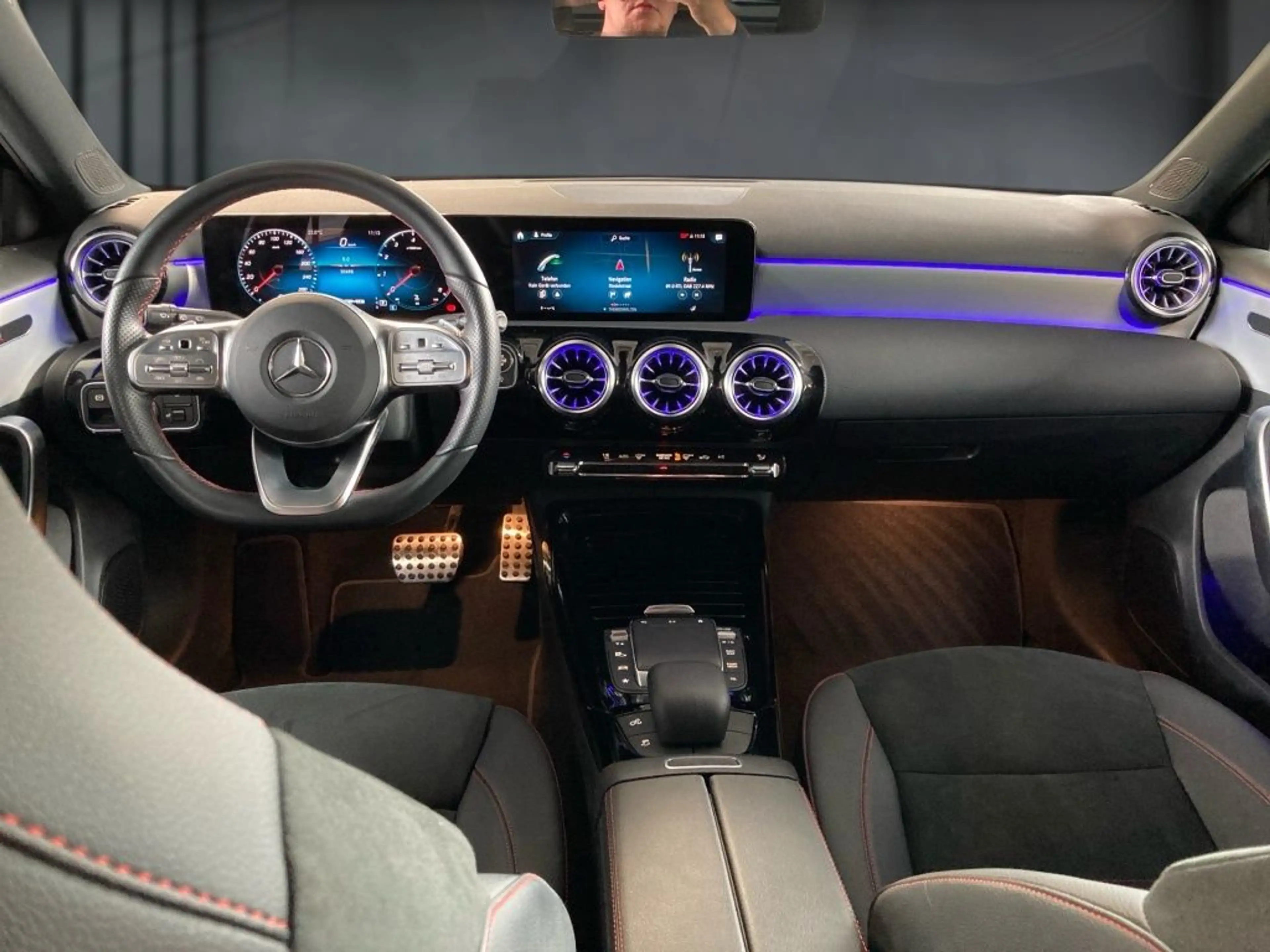 Mercedes-Benz A 35 AMG AMG A 35 4M AMG+MBUX+Night+Ambiente+CarPlay+PANO — photo 15