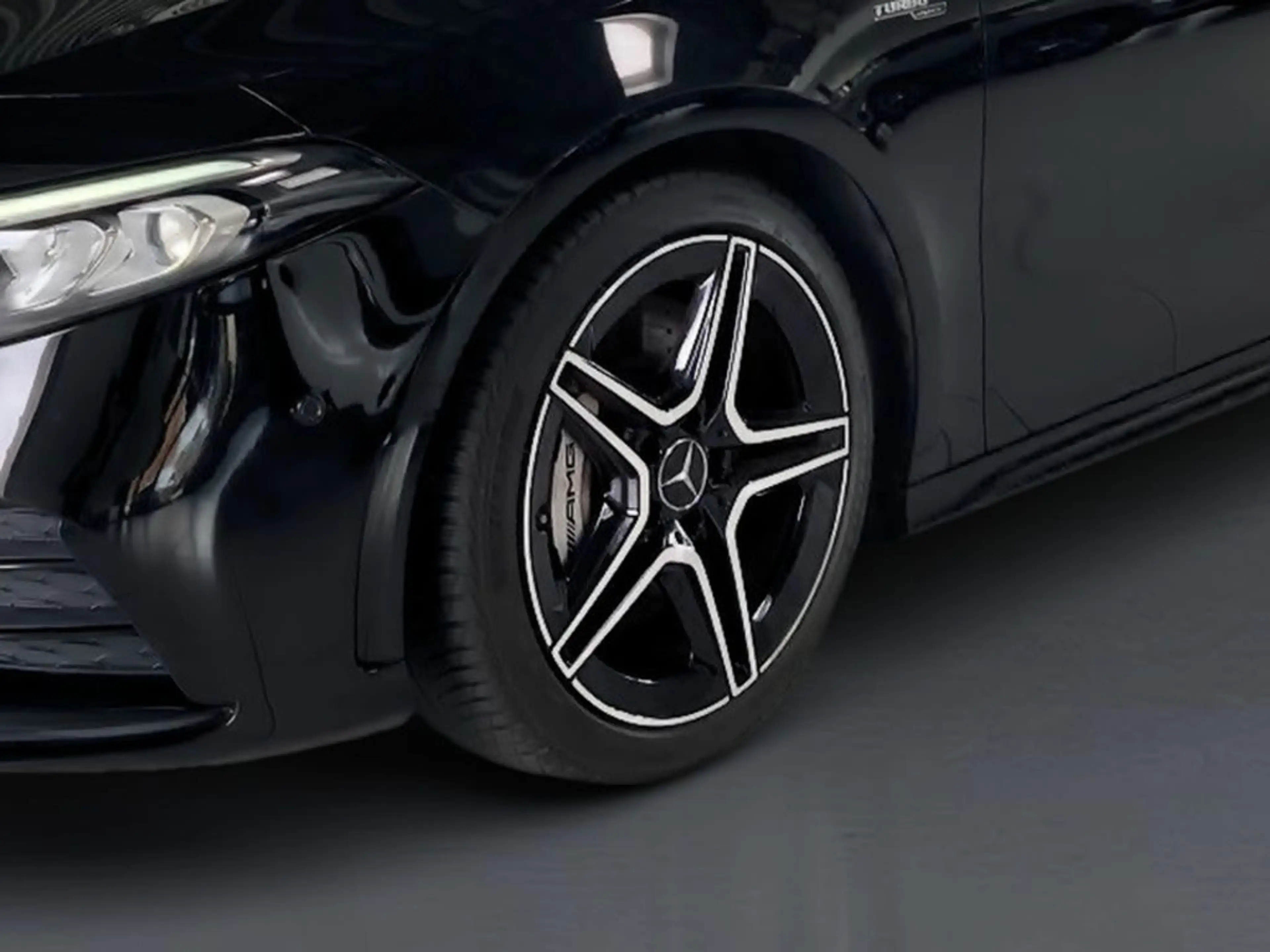 Mercedes-Benz A 35 AMG AMG A 35 4M AMG+MBUX+Night+Ambiente+CarPlay+PANO — photo 4
