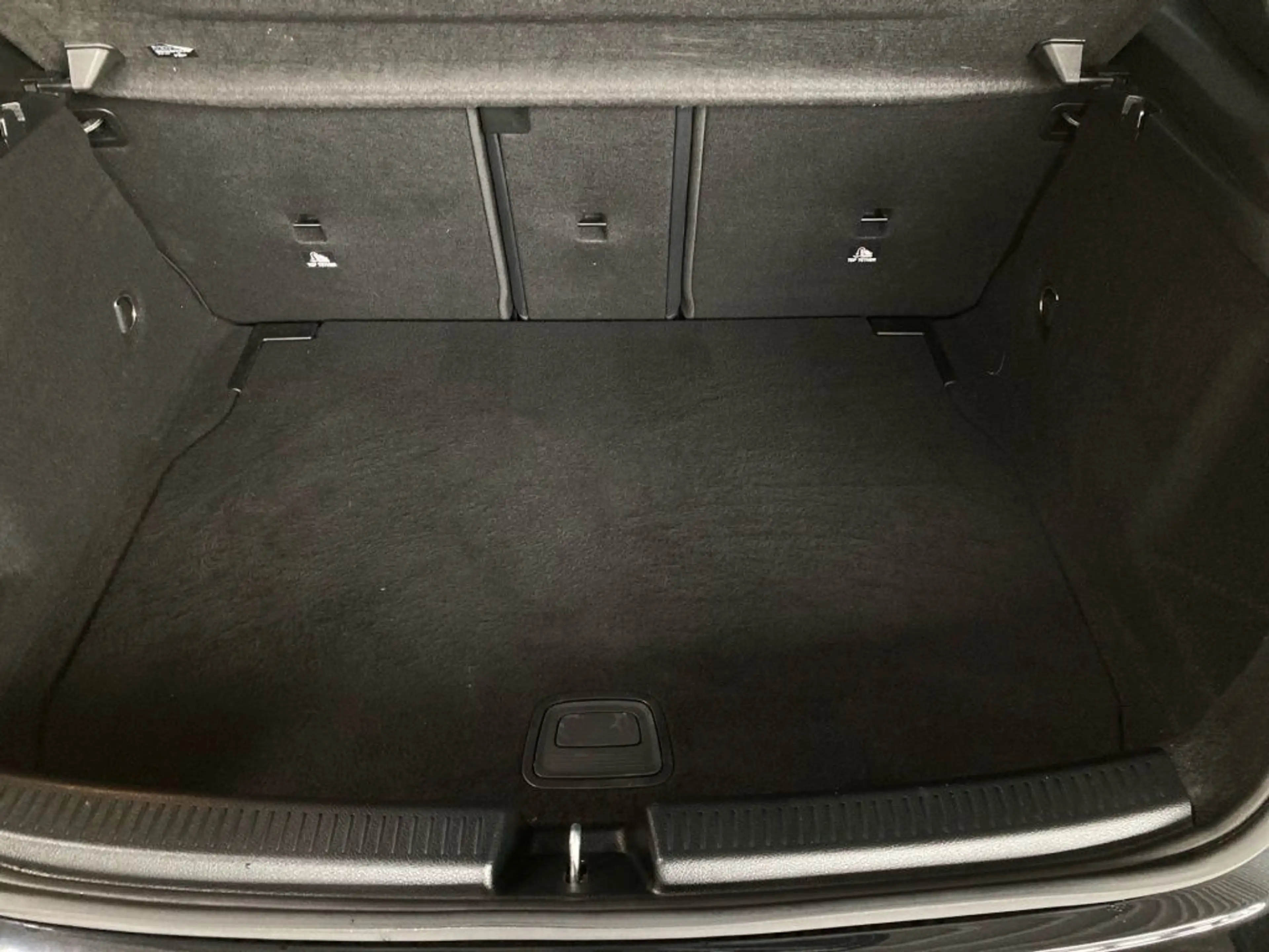 Mercedes-Benz A 35 AMG AMG A 35 4M AMG+MBUX+Night+Ambiente+CarPlay+PANO — photo 10