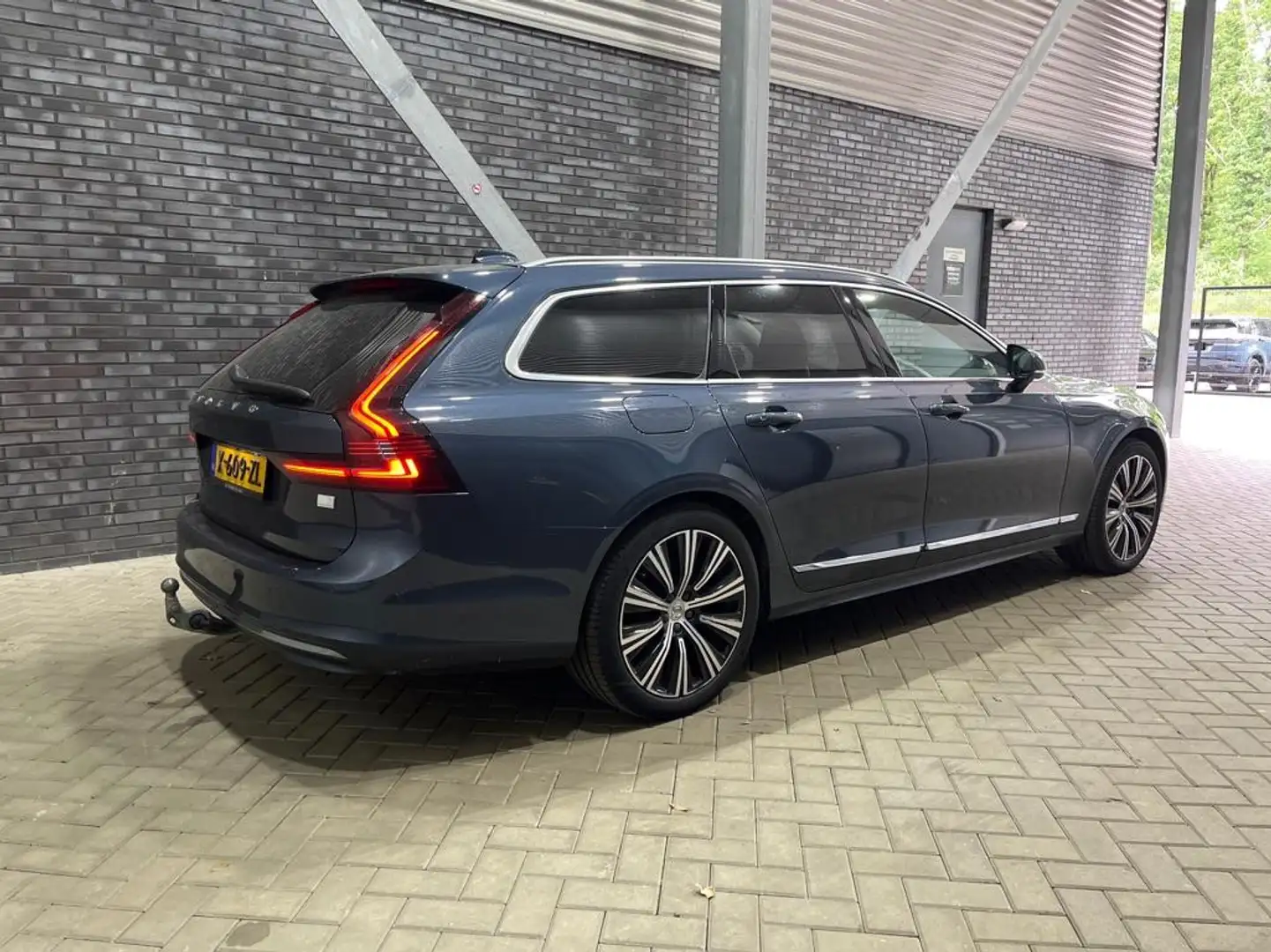 Volvo V90 T6 AWD Inscription Expression | Long Range | ACC | Blauw - 2