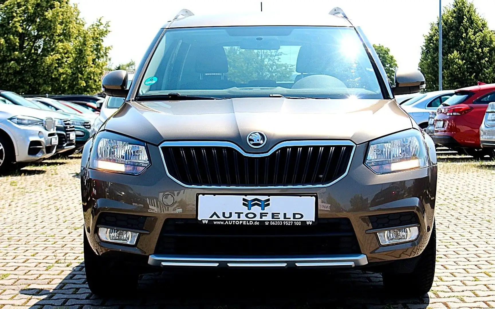 Skoda Yeti 1.2 TSI/VOLL SHEFT/KLIMA/SHZ/PDC/ALLWETTER/ Braun - 2