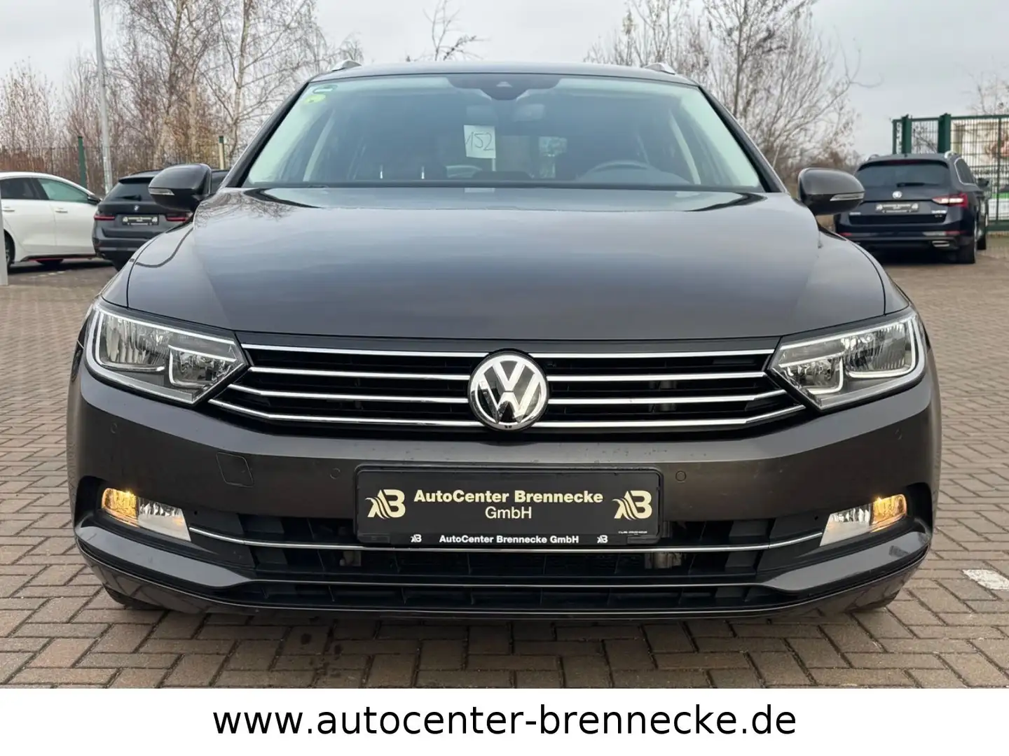 Volkswagen Passat Variant Comfortline*Navi*AHK*Kamera* Schwarz - 2