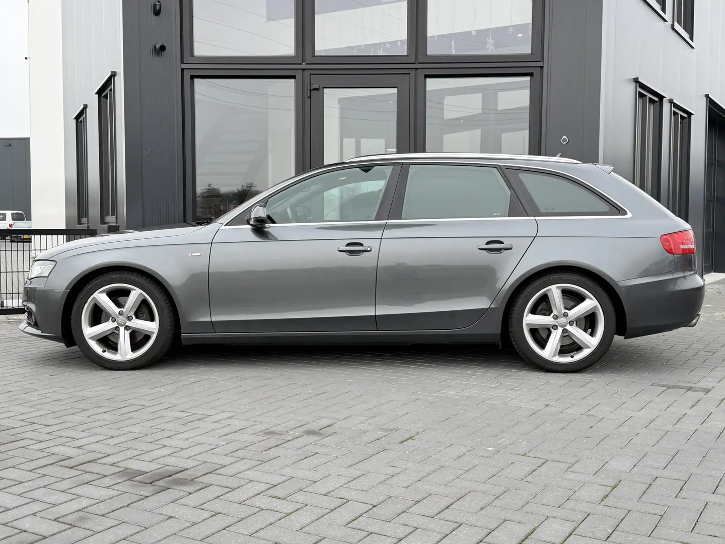 Audi A4 Avant 1.8 TFSI S edition 18" | half lederen bekled Grau - 2