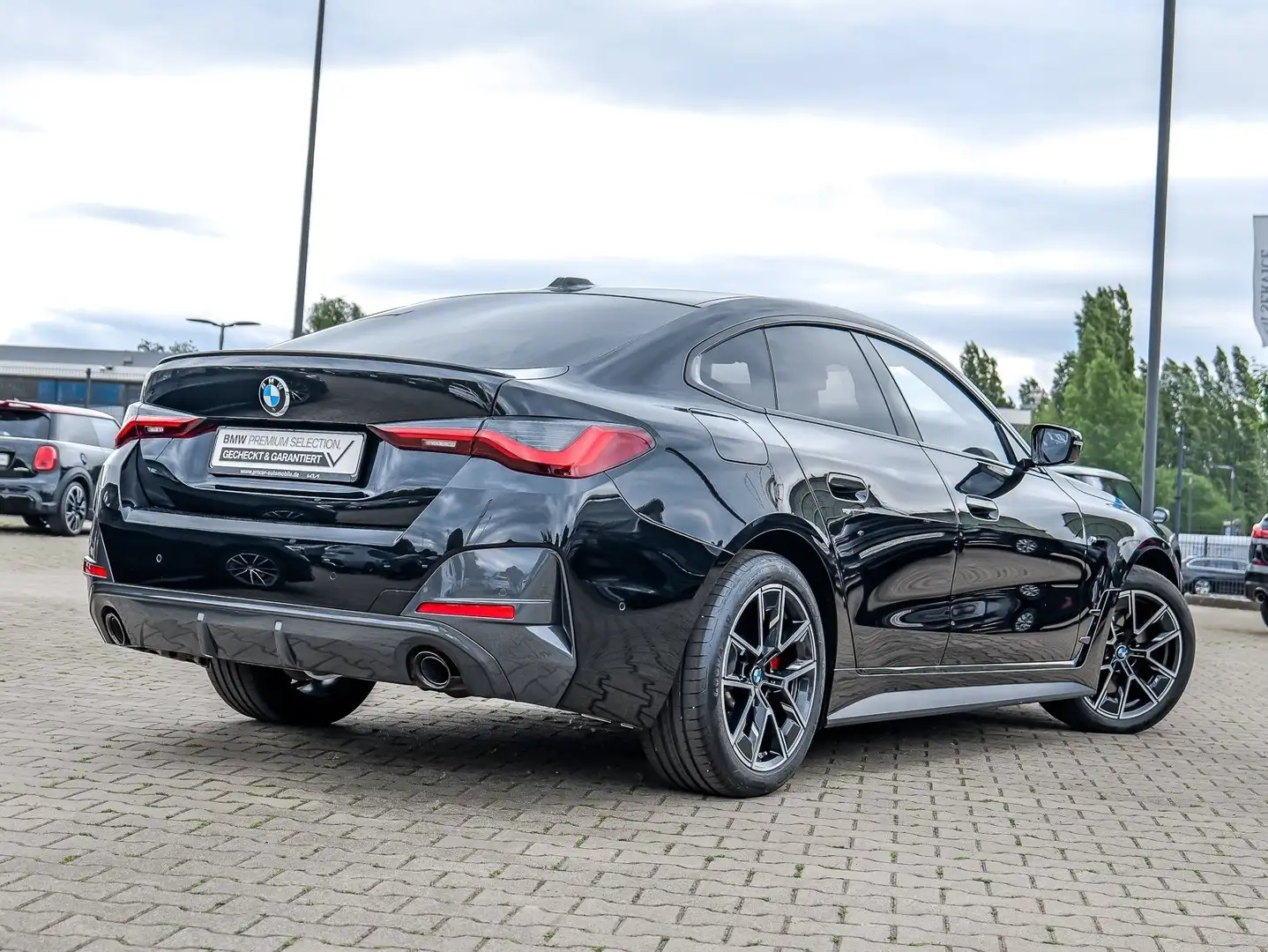 BMW 420 i Gran Coupé M Sport Pro AHK Widescreen HiFi DAB R Černá - 2