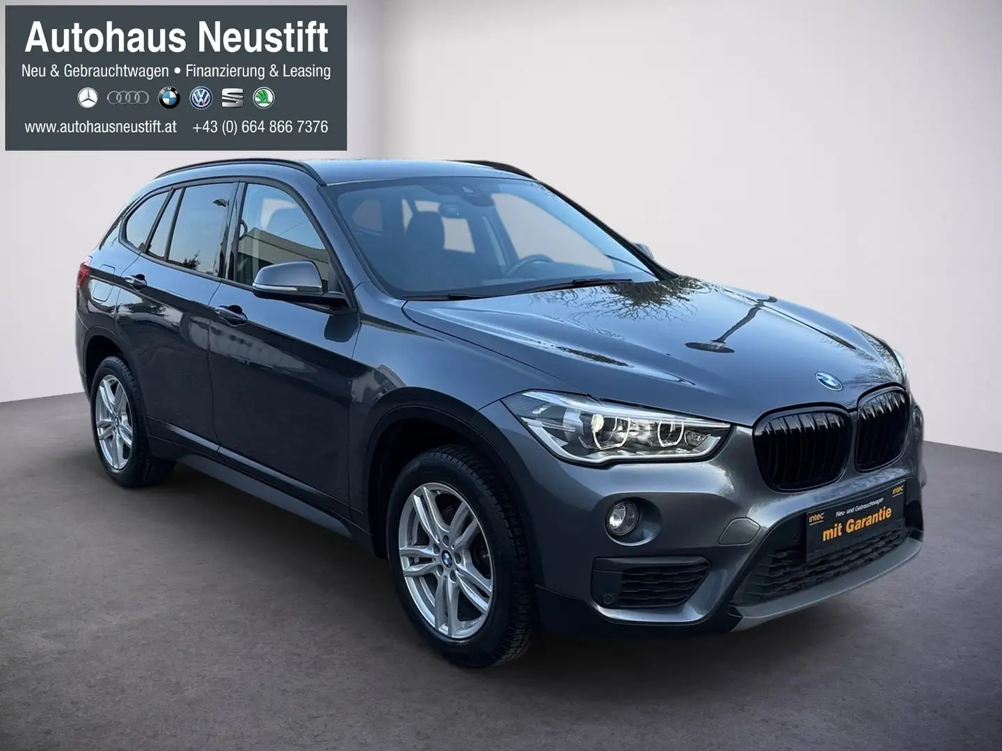 BMW X1 sDrive 18 d *Xenon* SZH* Temp* Grau - 2