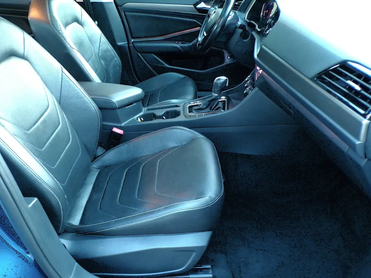 Volkswagen Jetta снимка Volkswagen Jetta