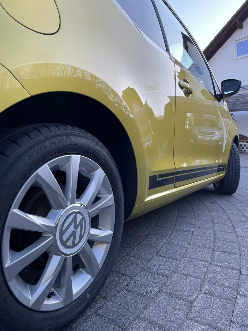 Volkswagen up! club up! BMT/Start-Stopp Gold - 2