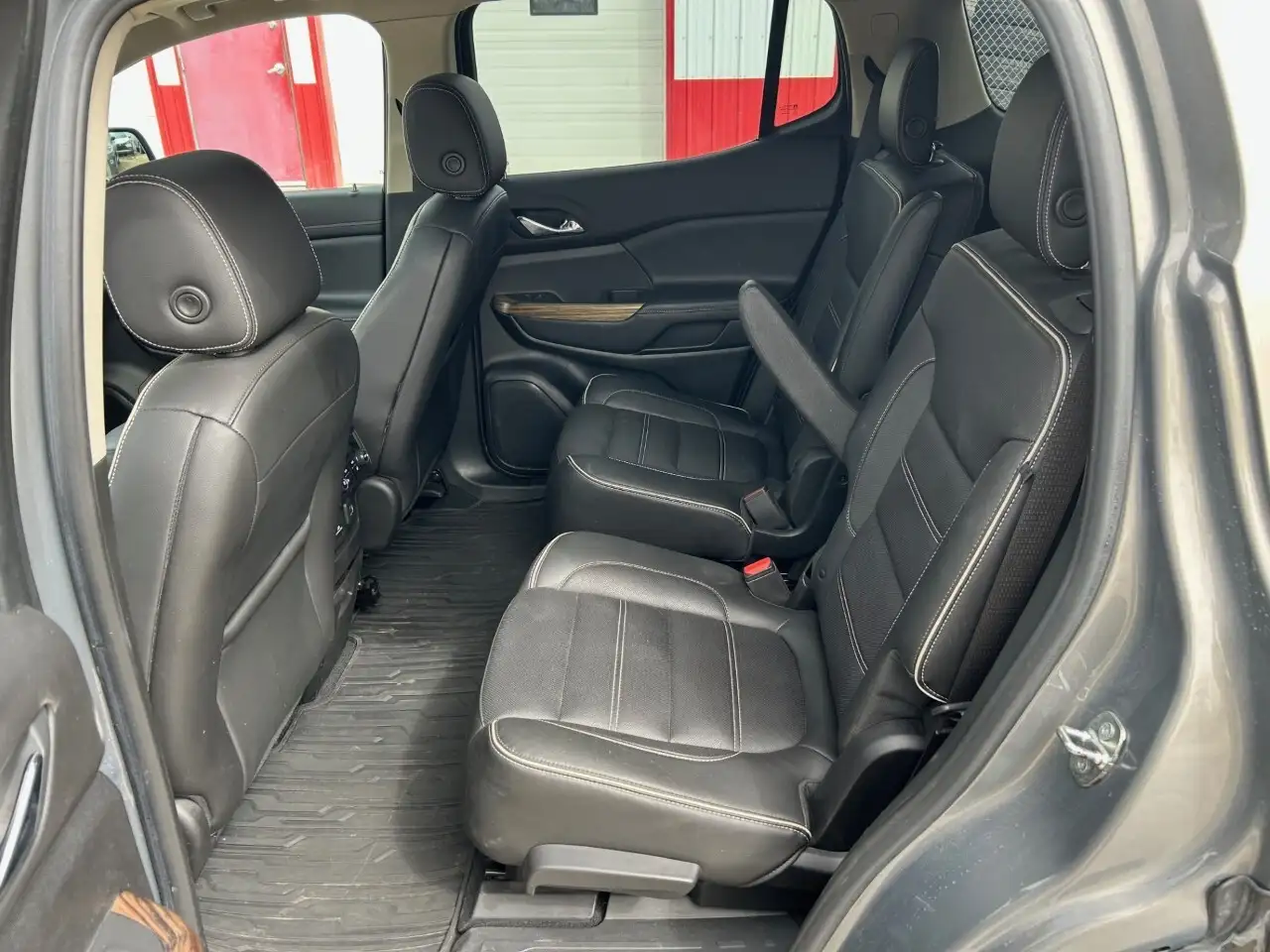 GMC Acadia снимка GMC Acadia