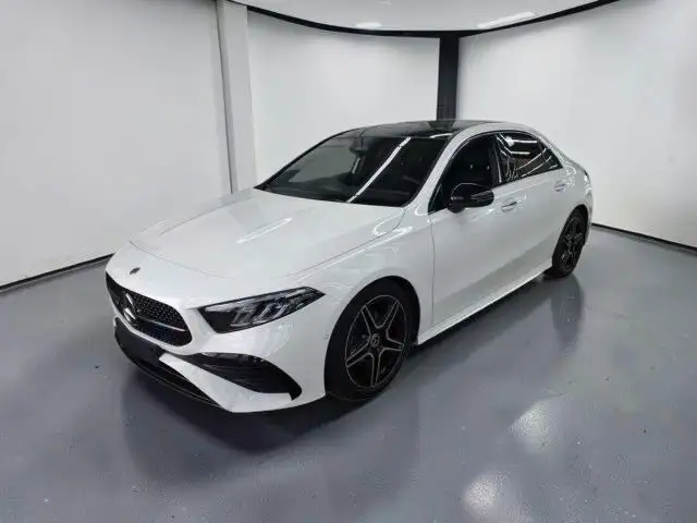 Mercedes-Benz A 200 d Limo AMG Line WIDE*PANO*LED*FACELIFT*KAM