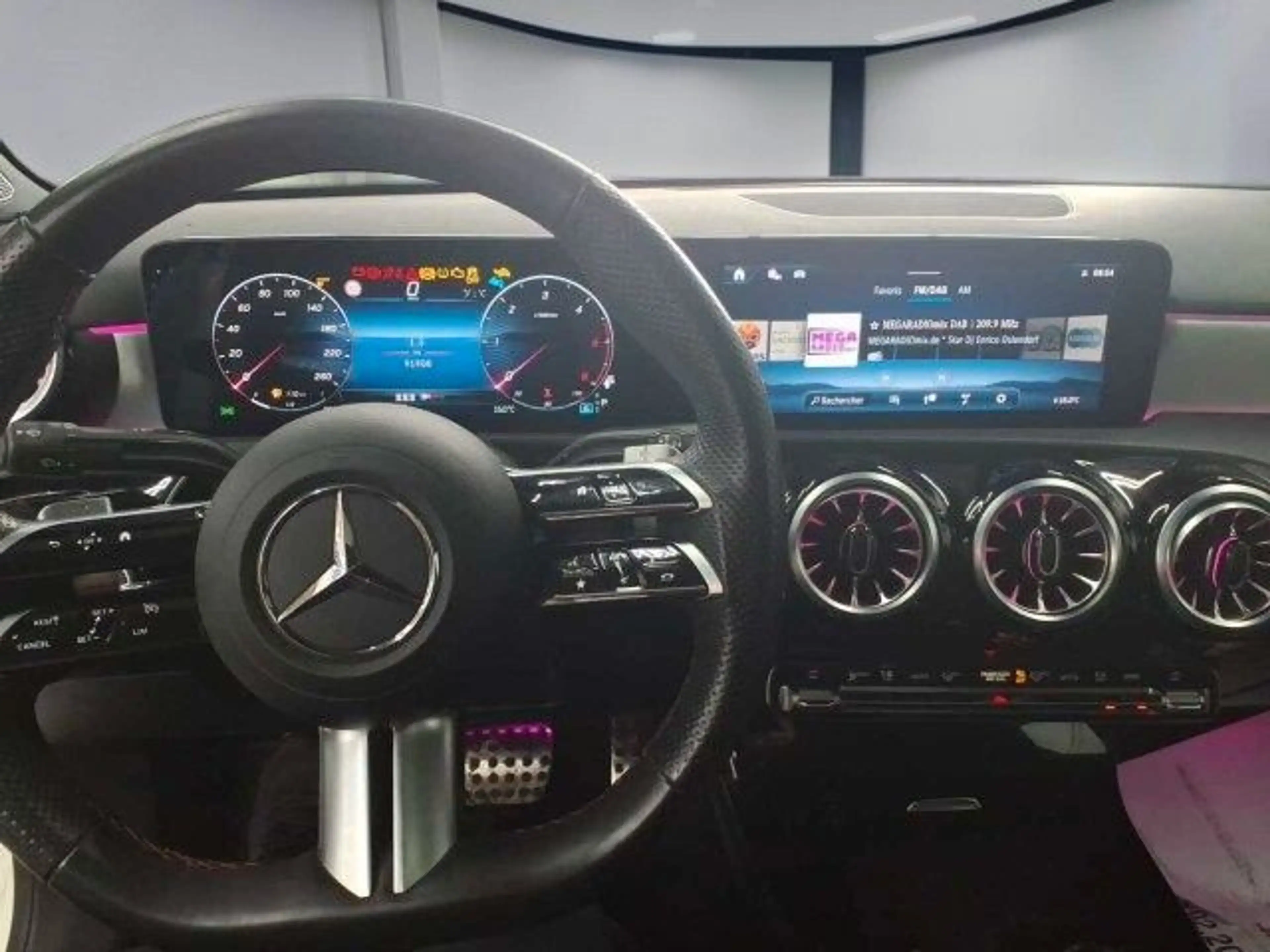 Mercedes-Benz A 200 d Limo AMG Line WIDE*PANO*LED*FACELIFT*KAM — photo 7