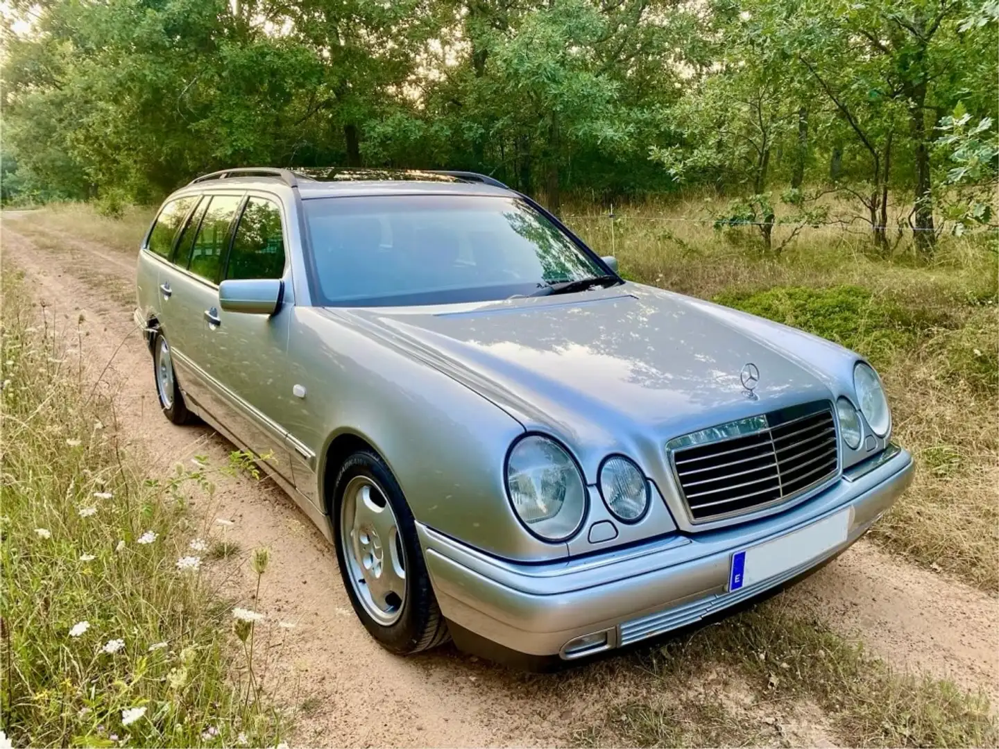 Mercedes-Benz E 420 Familiar Avantgarde Argintiu - 1