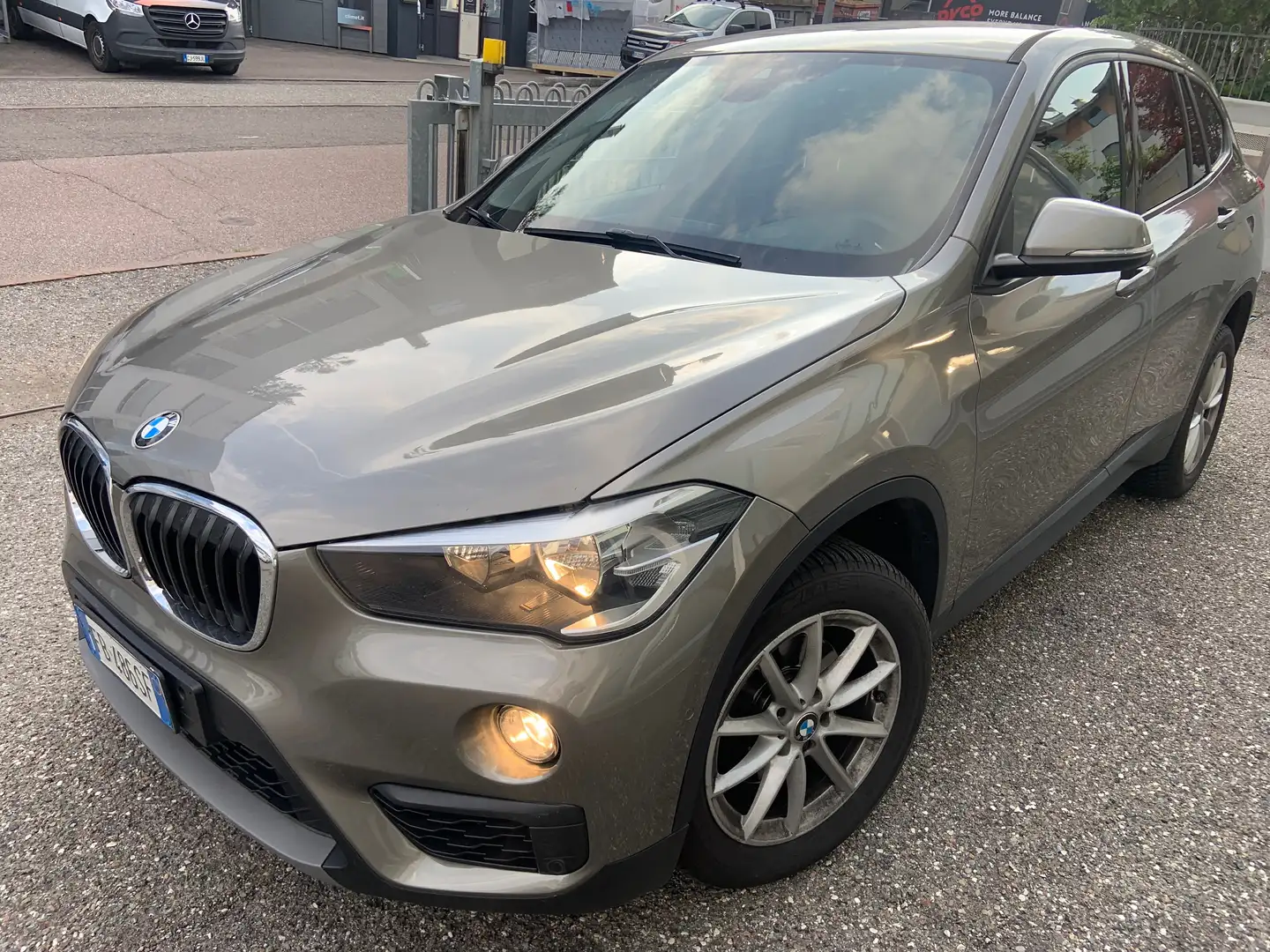 BMW X1 X1 sdrive18d Business auto - 1