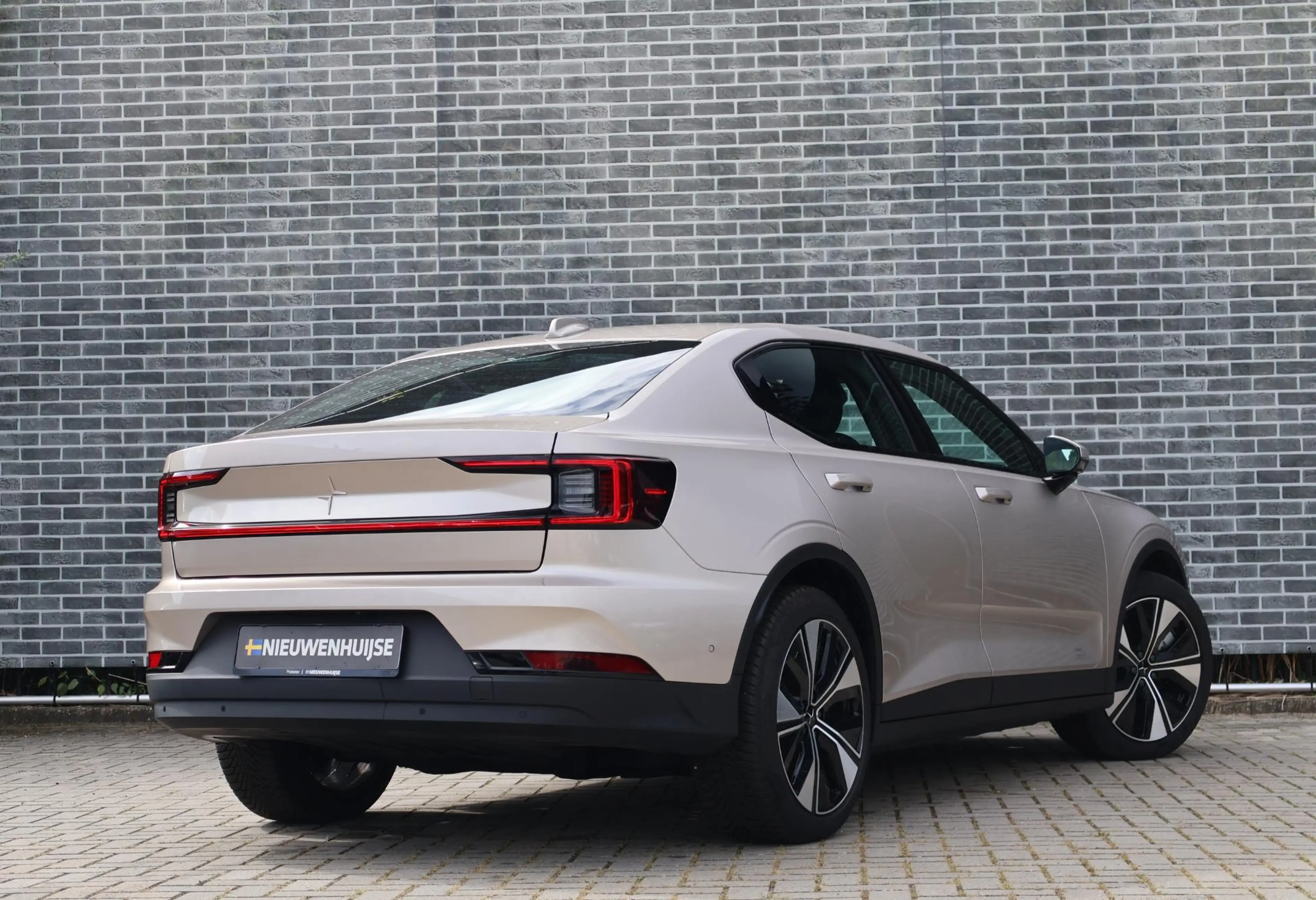 Polestar 2 Long Range Dual Motor AWD 78 kWh | Pilot Lite | 36 — photo 2