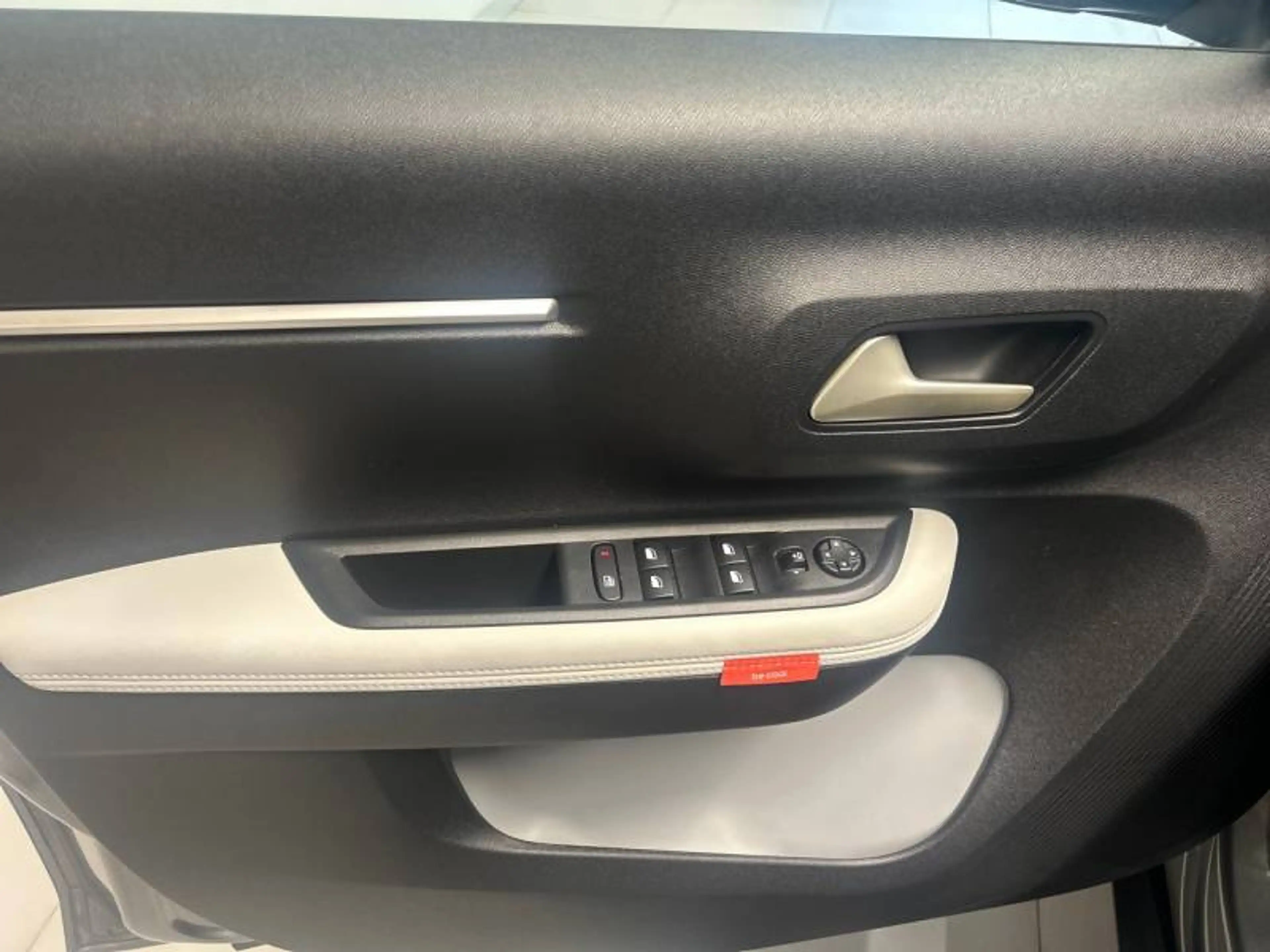 Citroen C3 4 ë- 320 MAX — photo 13