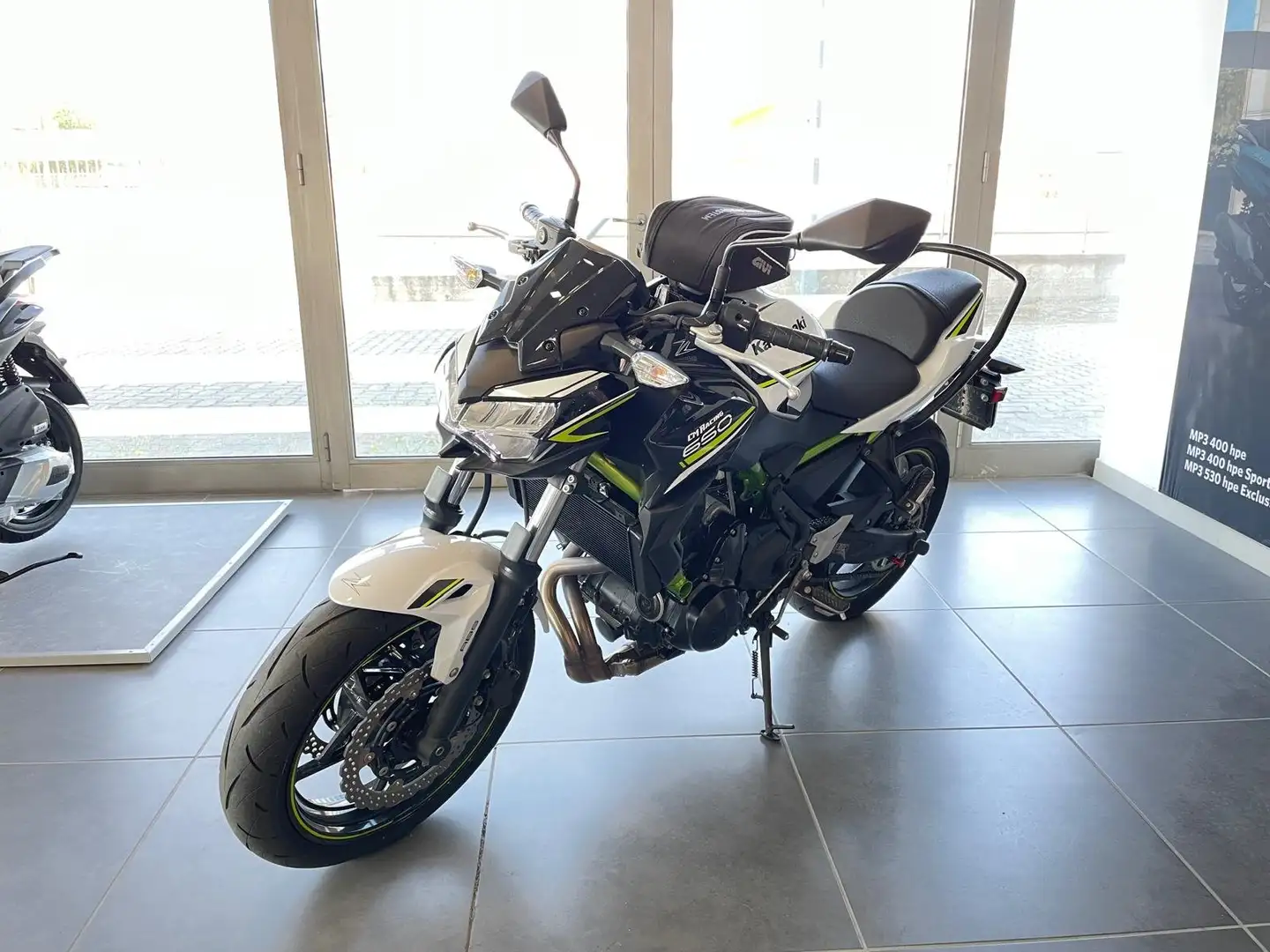 Kawasaki Z 650 SOLO 1.100KM, UNICO PROPRIETARIO, PARI AL NUOVO! Bianco - 1