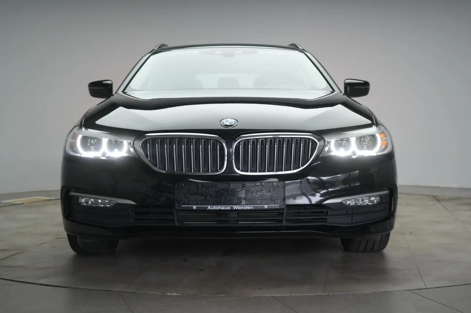 BMW 530 d Touring Navi/Leder/Temp/LED Noir - 2