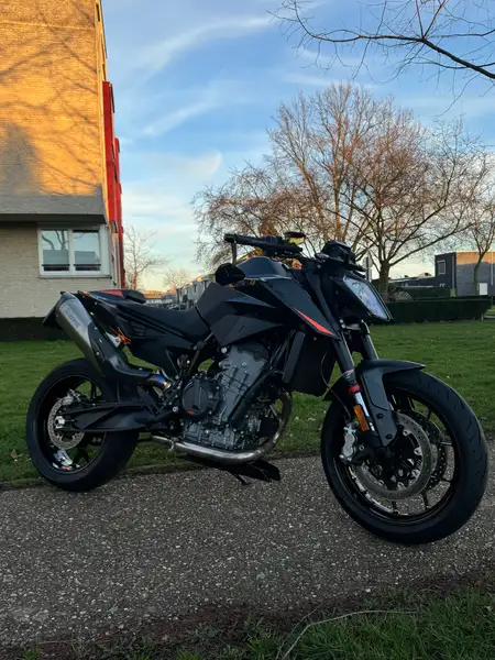 KTM 890 Duke - foto 6