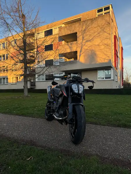 KTM 890 Duke - foto 3