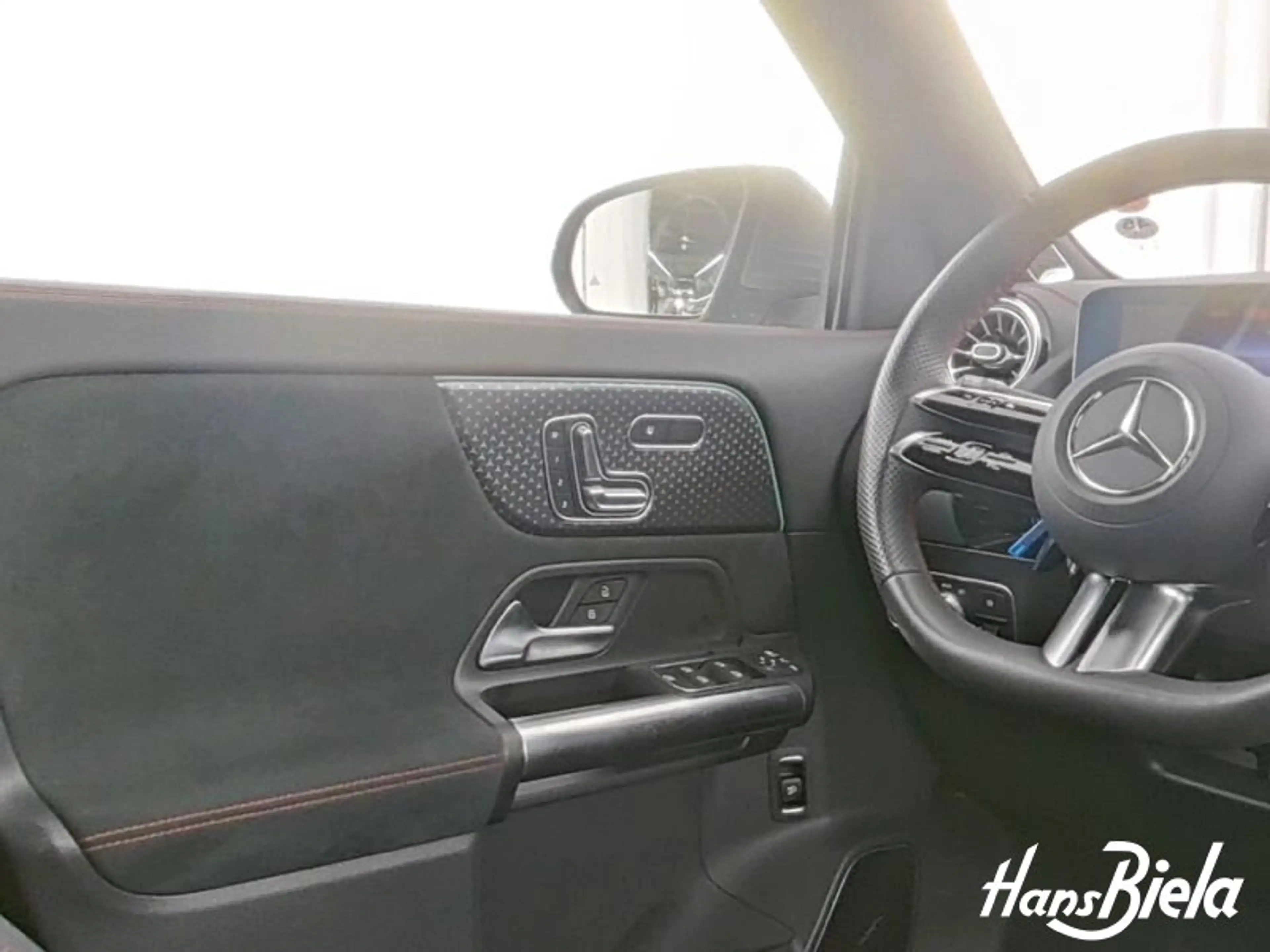 Mercedes-Benz EQA 300 EQA 300 4M AMG/Prem/19"/Pano/Bur/360°/Mem/HUD/TW — photo 9