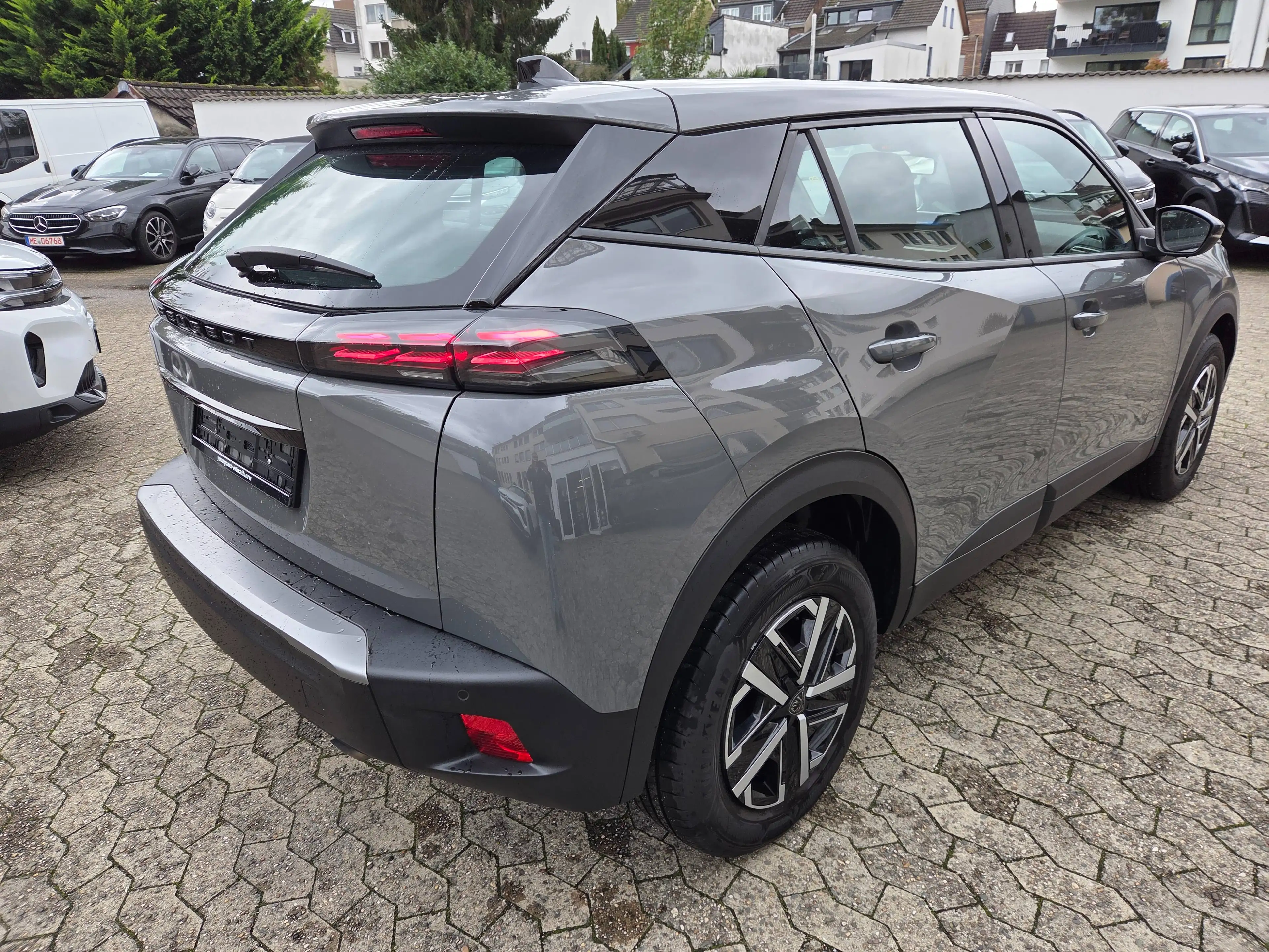 Peugeot 2008 Active LED NAVI KAMERA SHZ TEMPOMAT — photo 3