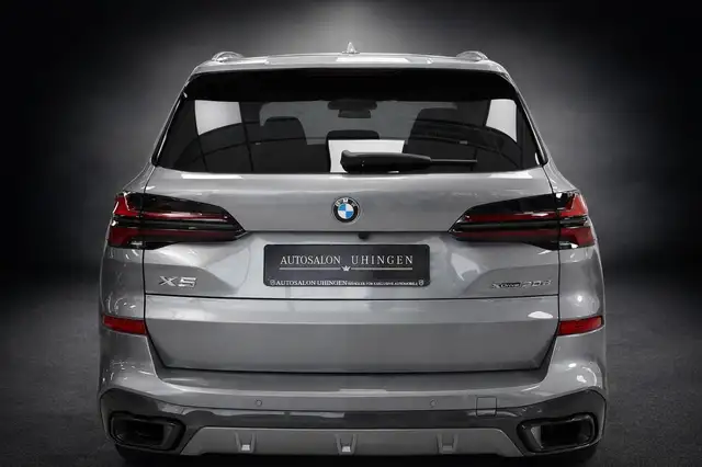 BMW X5 view 8