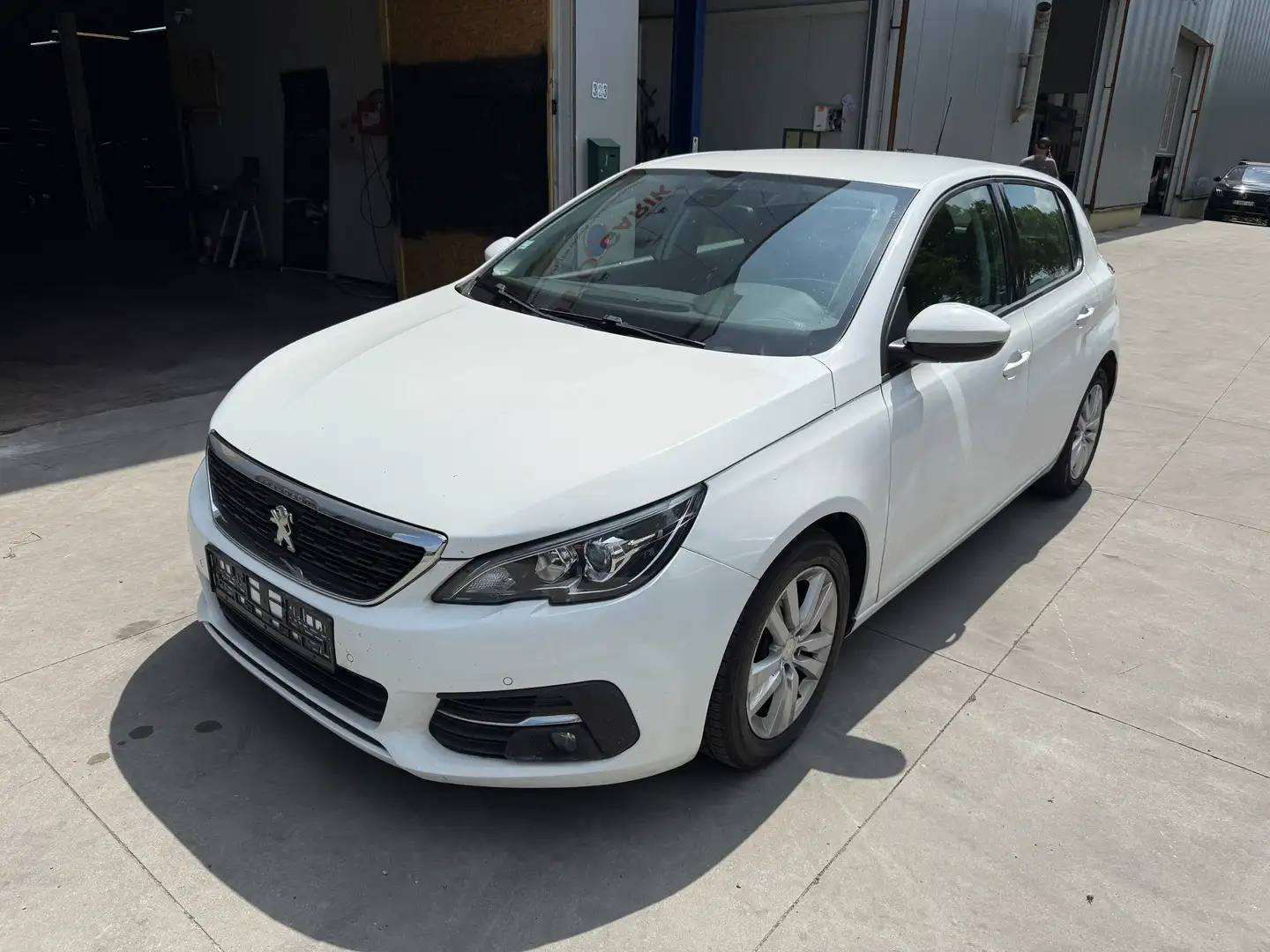 Peugeot 308 1.6 BlueHDi Active STT Blanc - 2