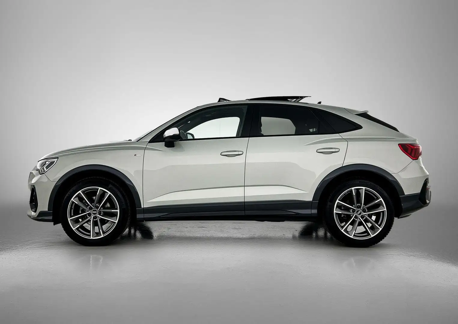 Audi Q3 Sportback 35 TFSI S Edition 150 PK | S-Line | Auto Gris - 2
