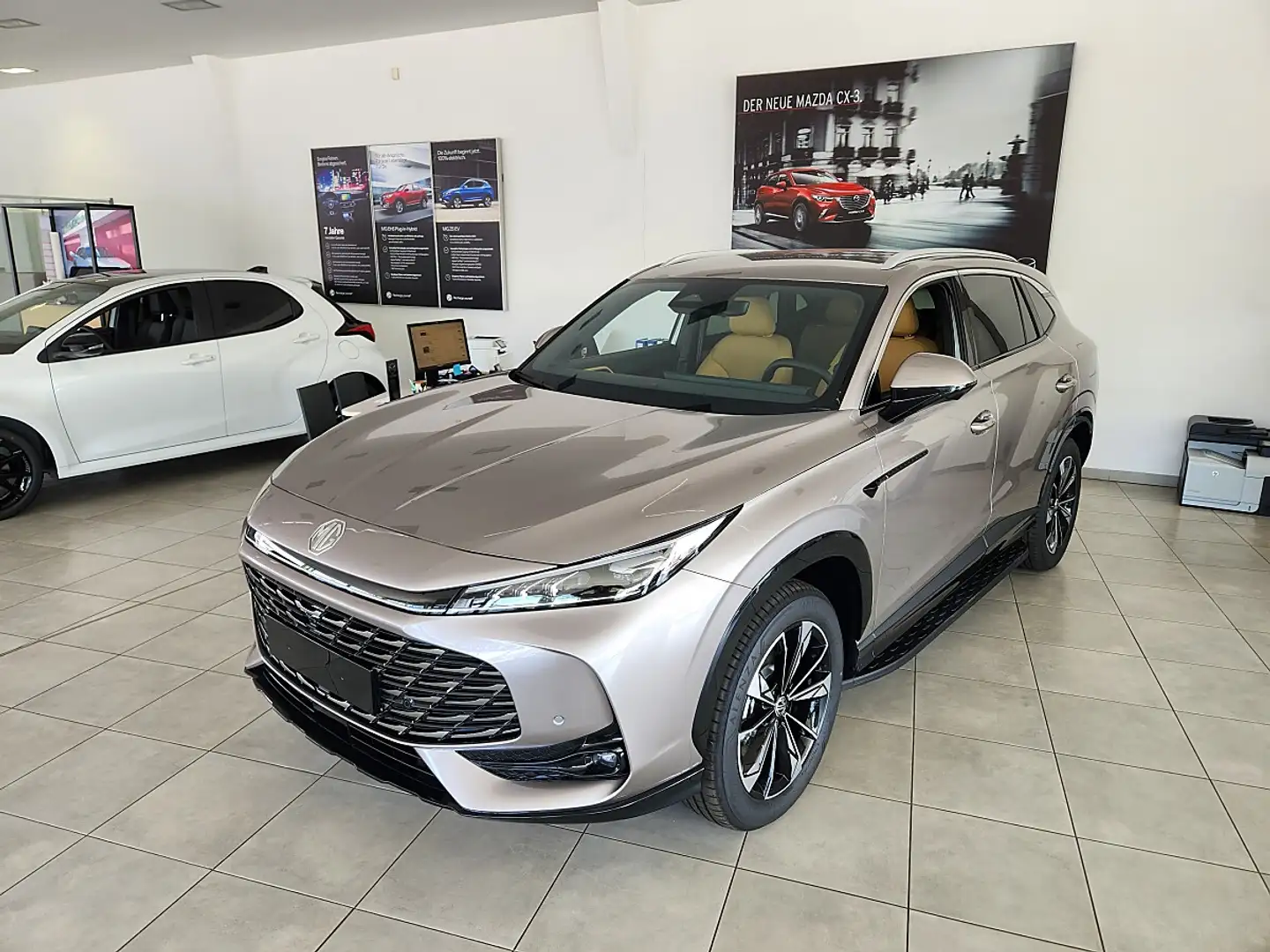MG HS PHEV+ Luxury 21,4kWh Aut. Silber - 1