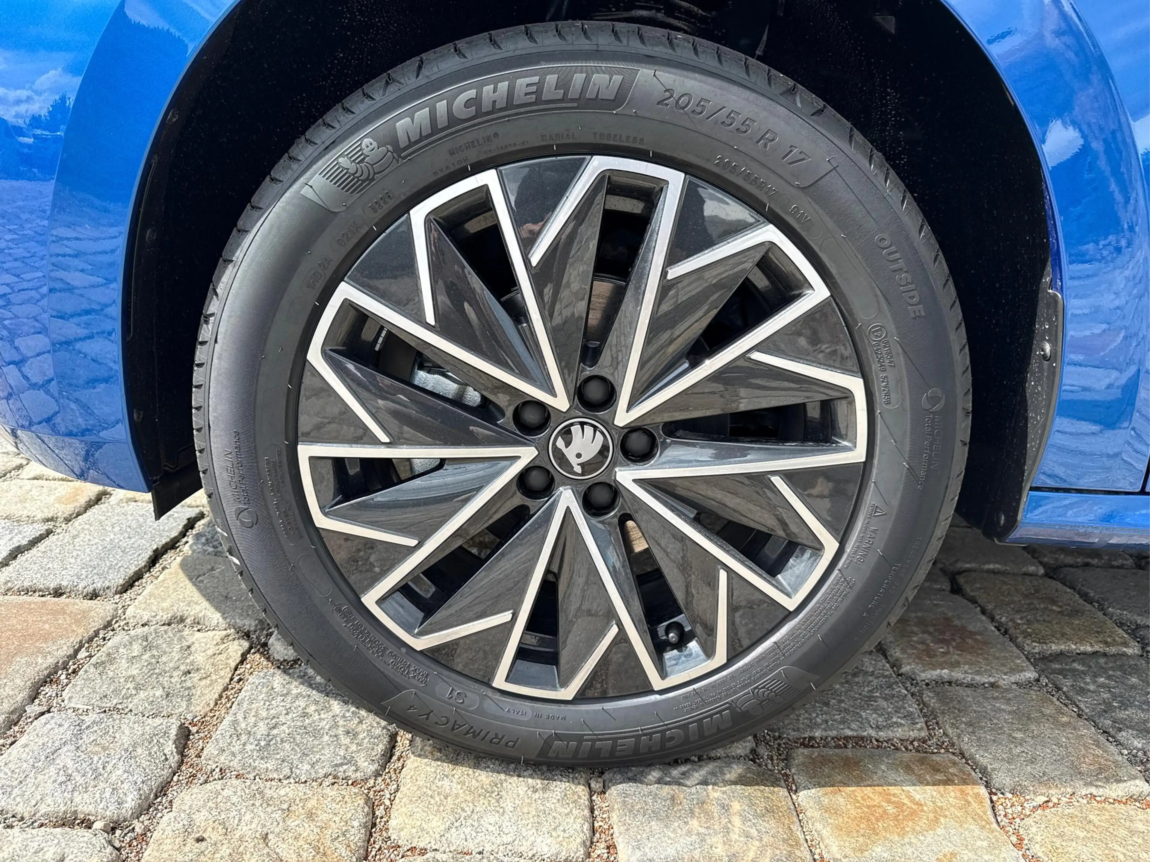 Skoda Kamiq Dynamic Sport Edition 1.5 TSI 150 PS DSG Anhäng... — photo 13