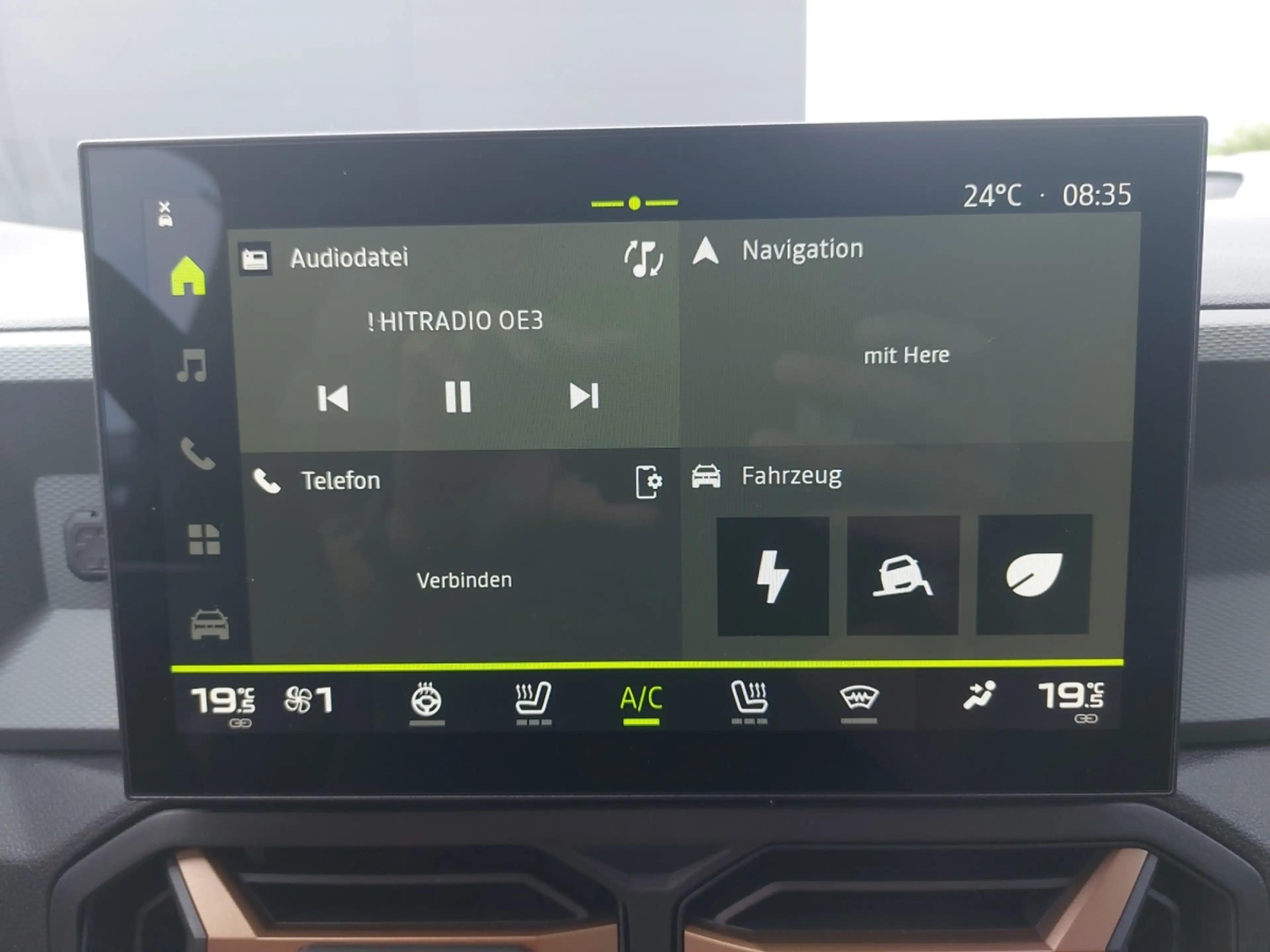 Dacia Bigster Extreme Hybrid 155 — photo 10