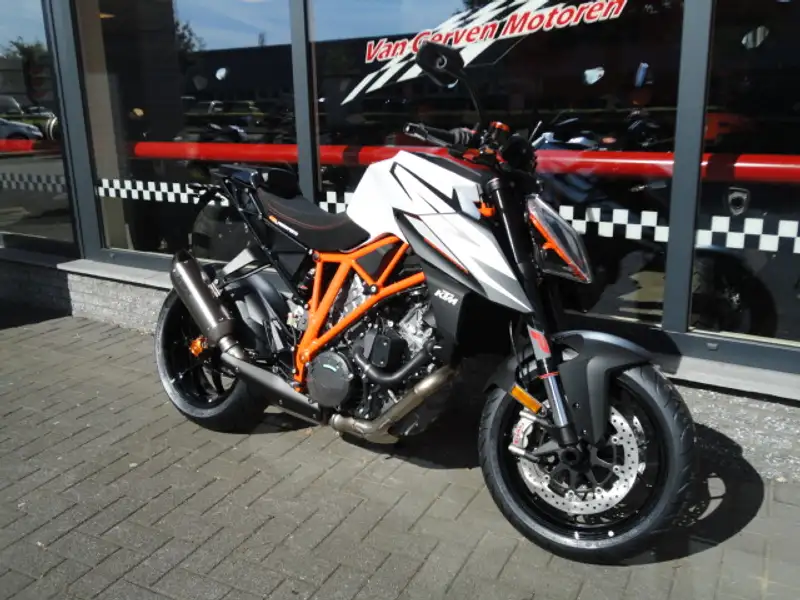 KTM 1290 SUPERDUKE R - foto 2