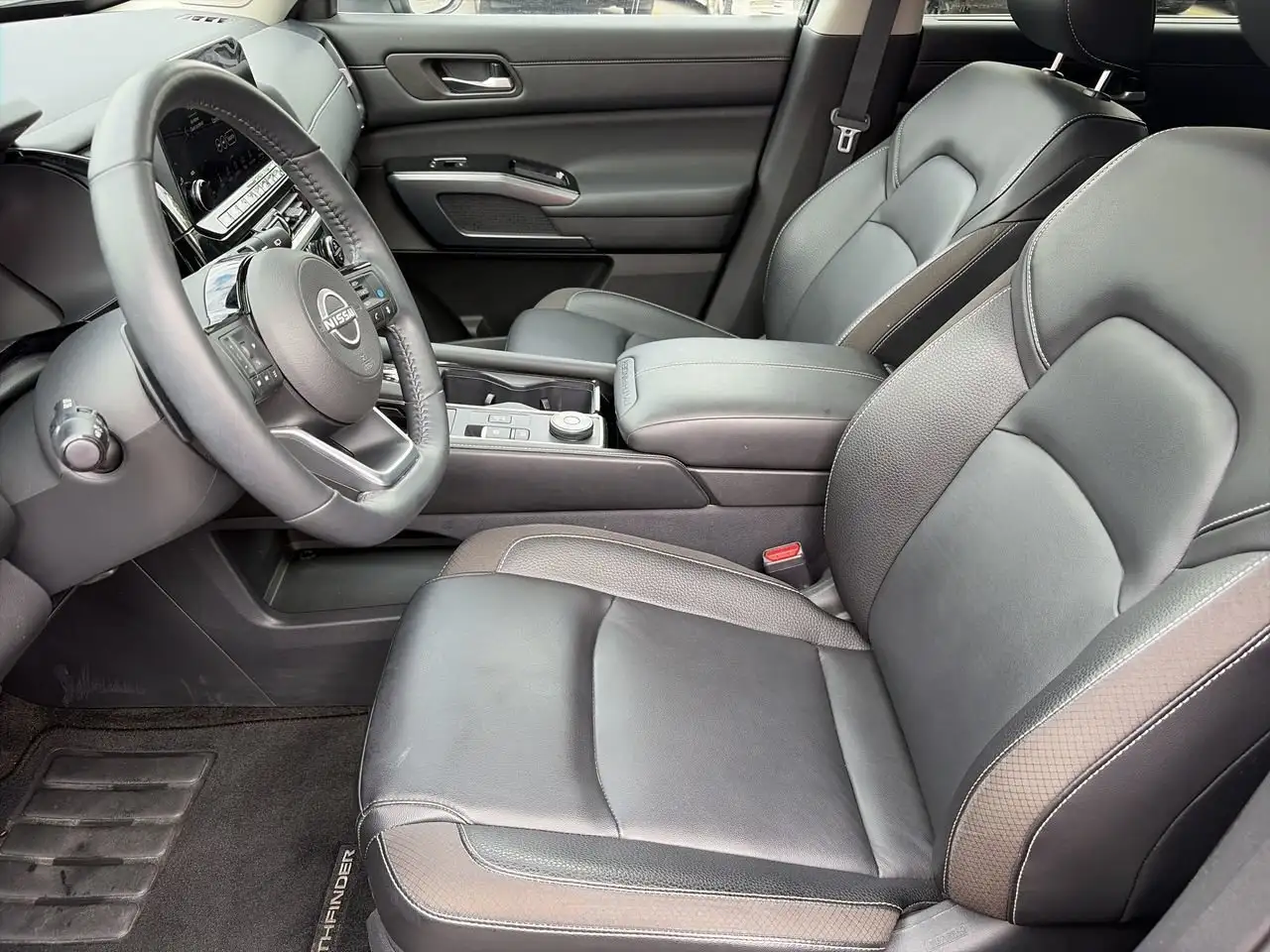 Nissan Pathfinder fotografie Nissan Pathfinder