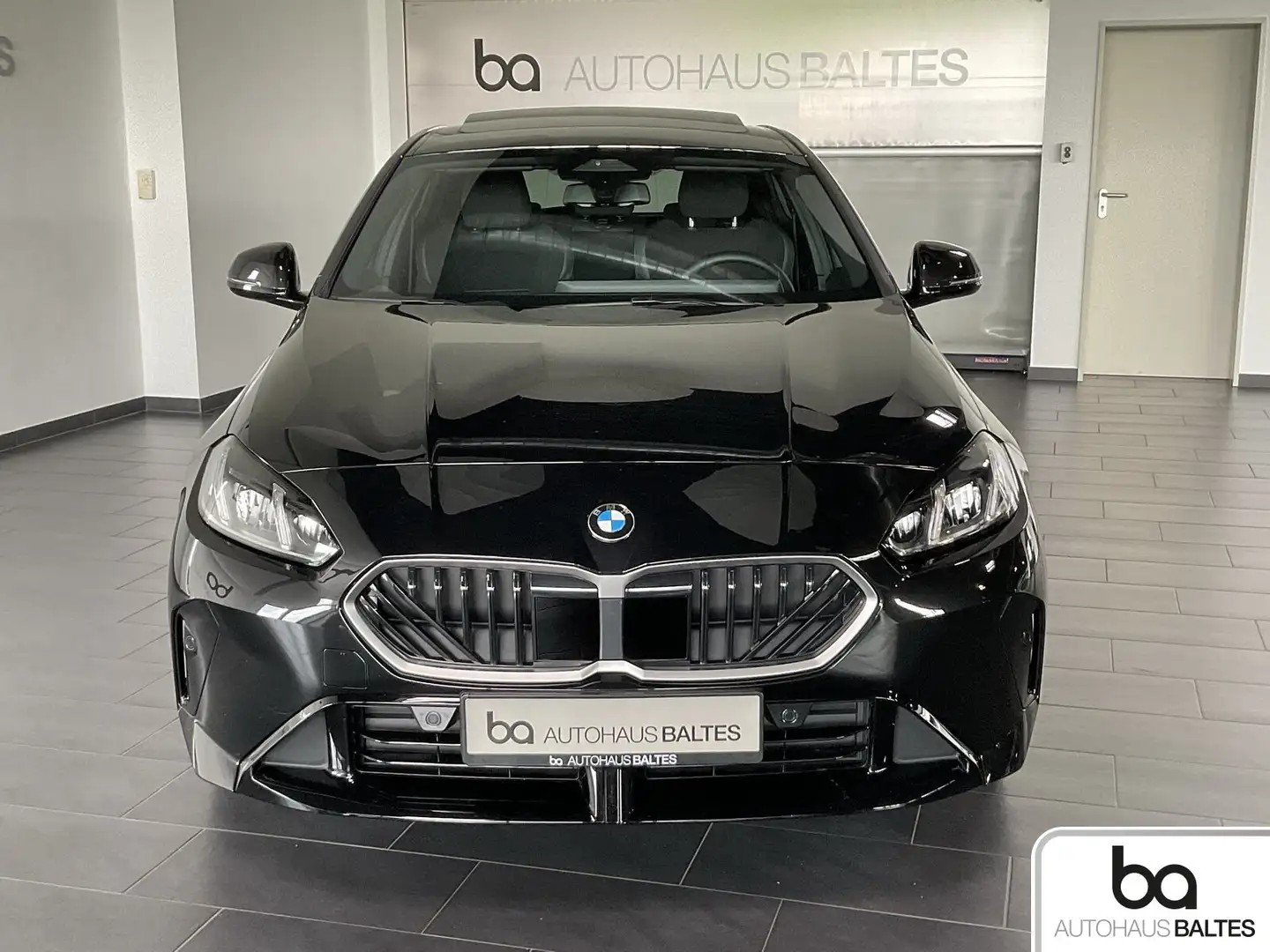 BMW 118 118d M Sport New Modell Pano/DrivPl/Park/AAC/DAB Noir - 2