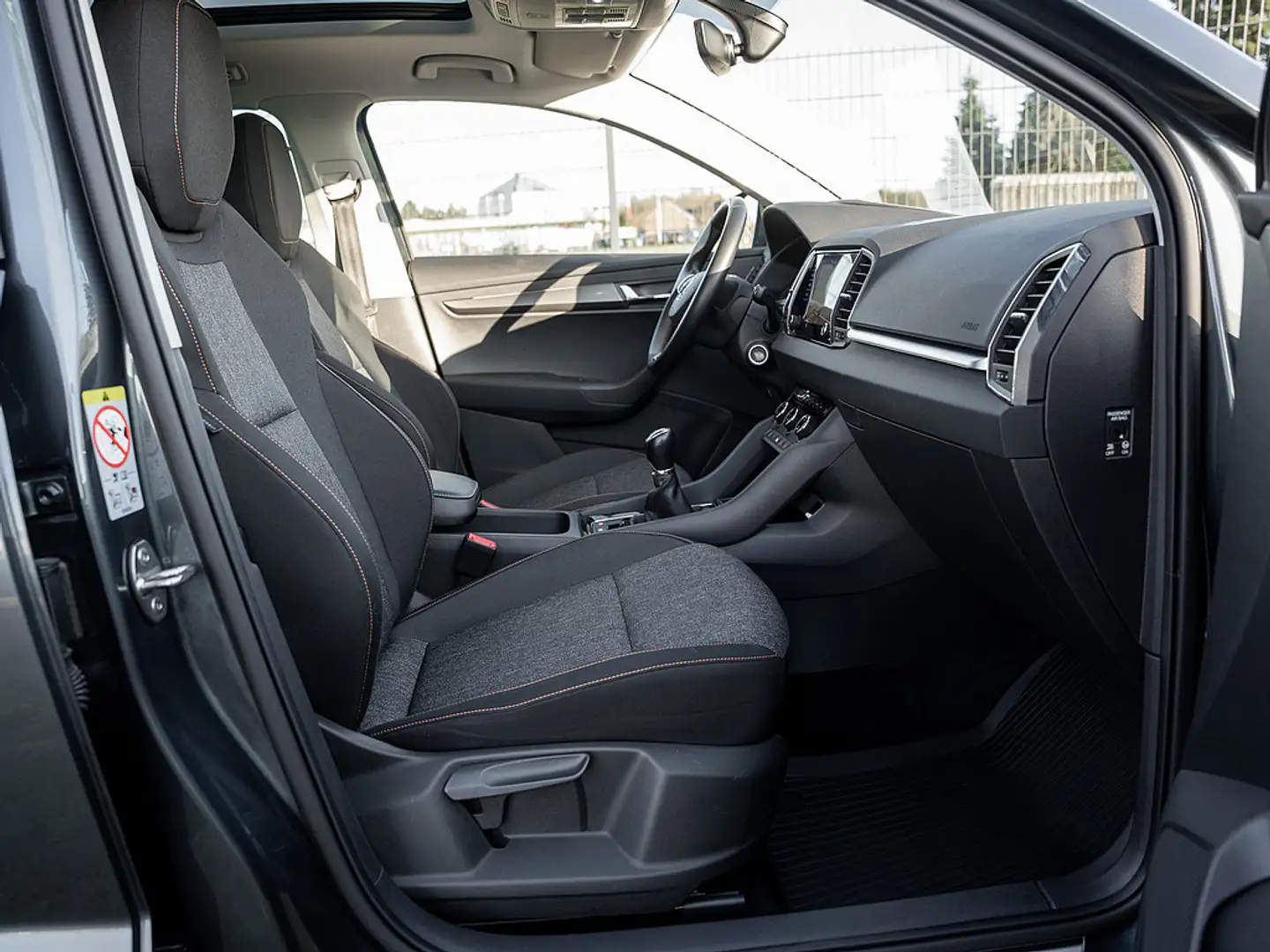 Skoda Karoq 1.5 TSI ACT Clever AHK NAVI PDC ACC PAN Gris - 2
