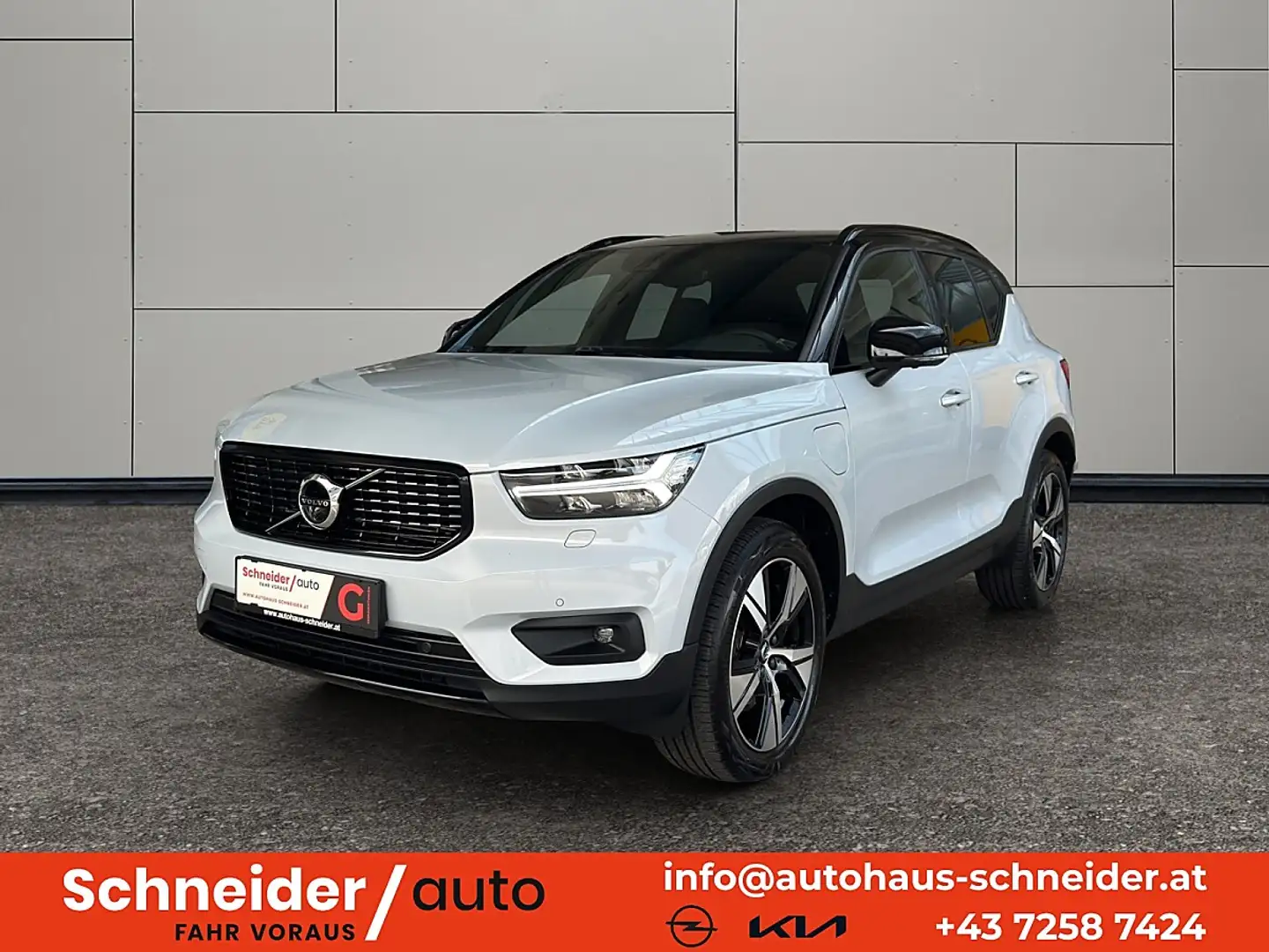 Volvo XC40 T4 Recharge PHEV R Design Grau - 1