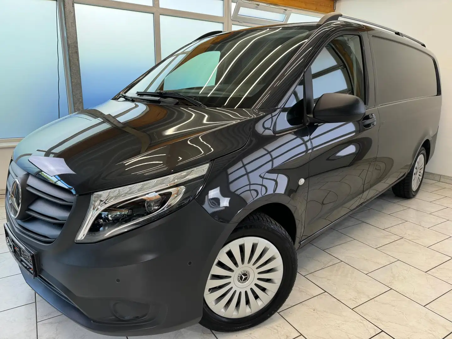 Mercedes-Benz Vito 119 CDI Sortimo - LED/STdHz/ACC/AHK/CarPlay Grau - 1