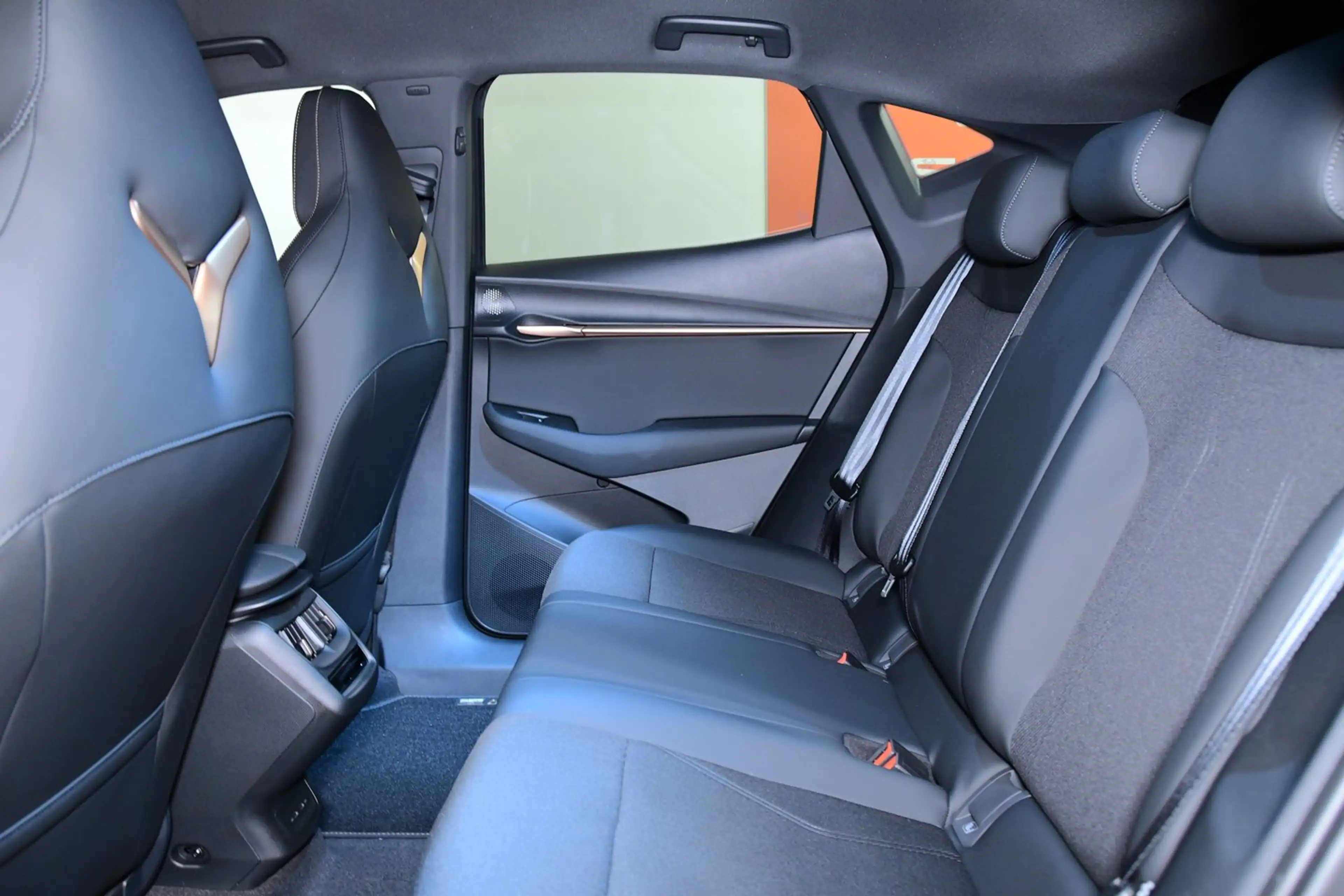CUPRA Tavascan 210kW/286PS — photo 9