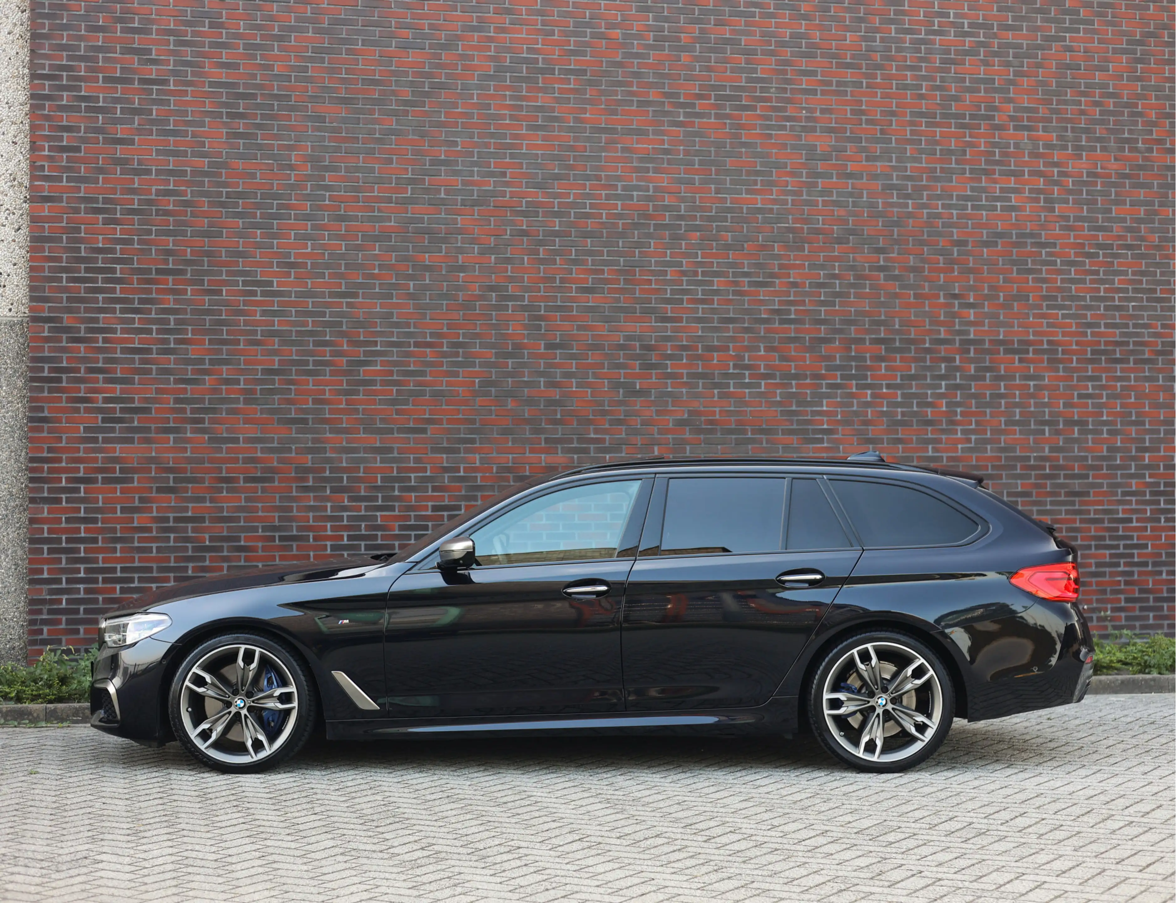 BMW M550 5-serie Touring M550d xDrive | Pano - Trekhaak - H — photo 14